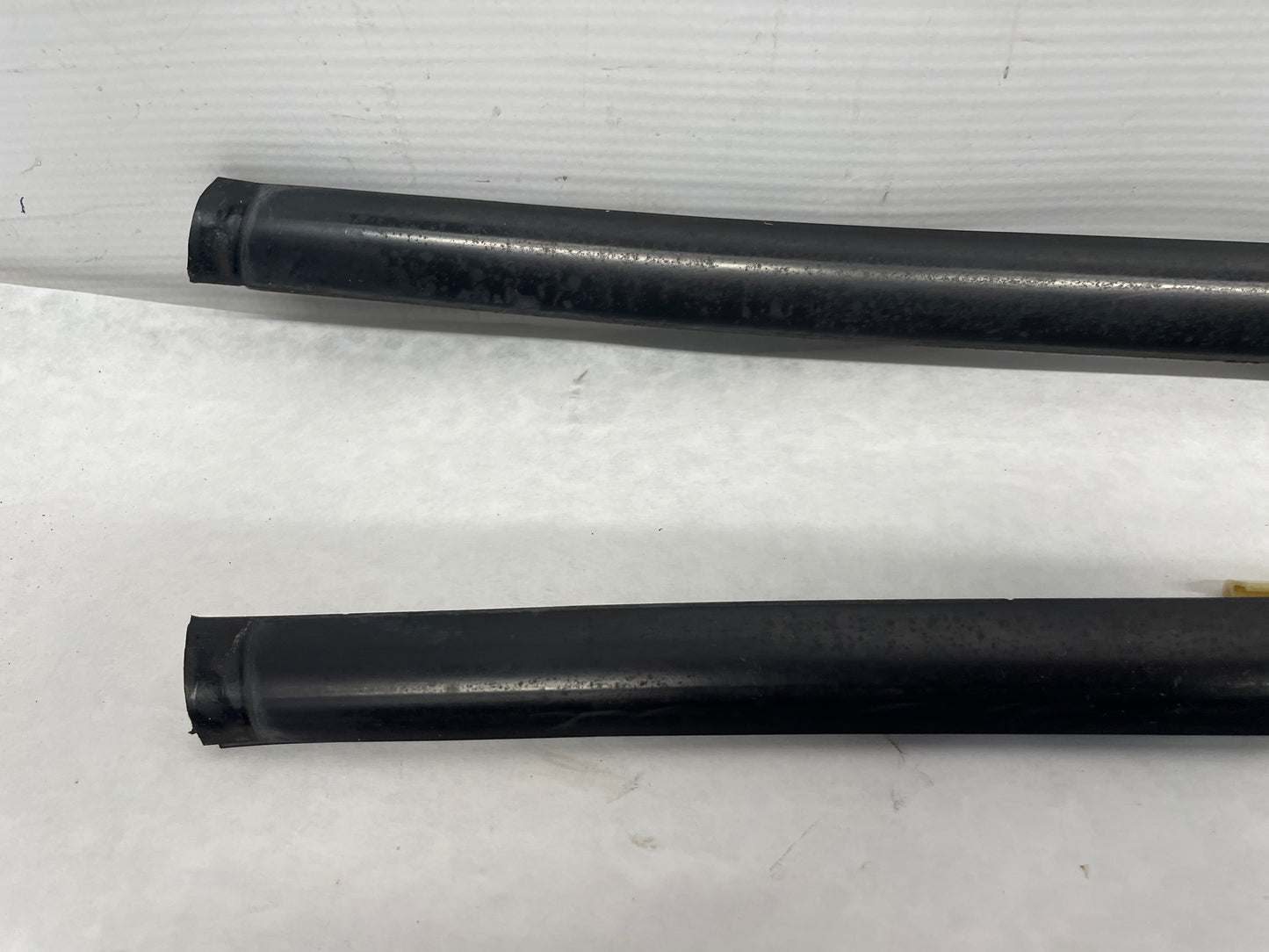 2006 Pontiac GTO RH & LH Door Window Belt Molding Trim OEM - Day's Parts Yard