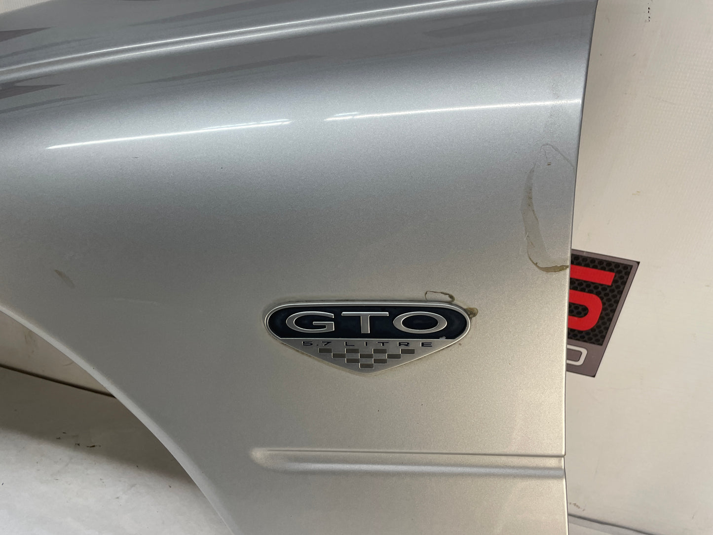 2004 Pontiac GTO LH Driver Front Fender Silver OEM