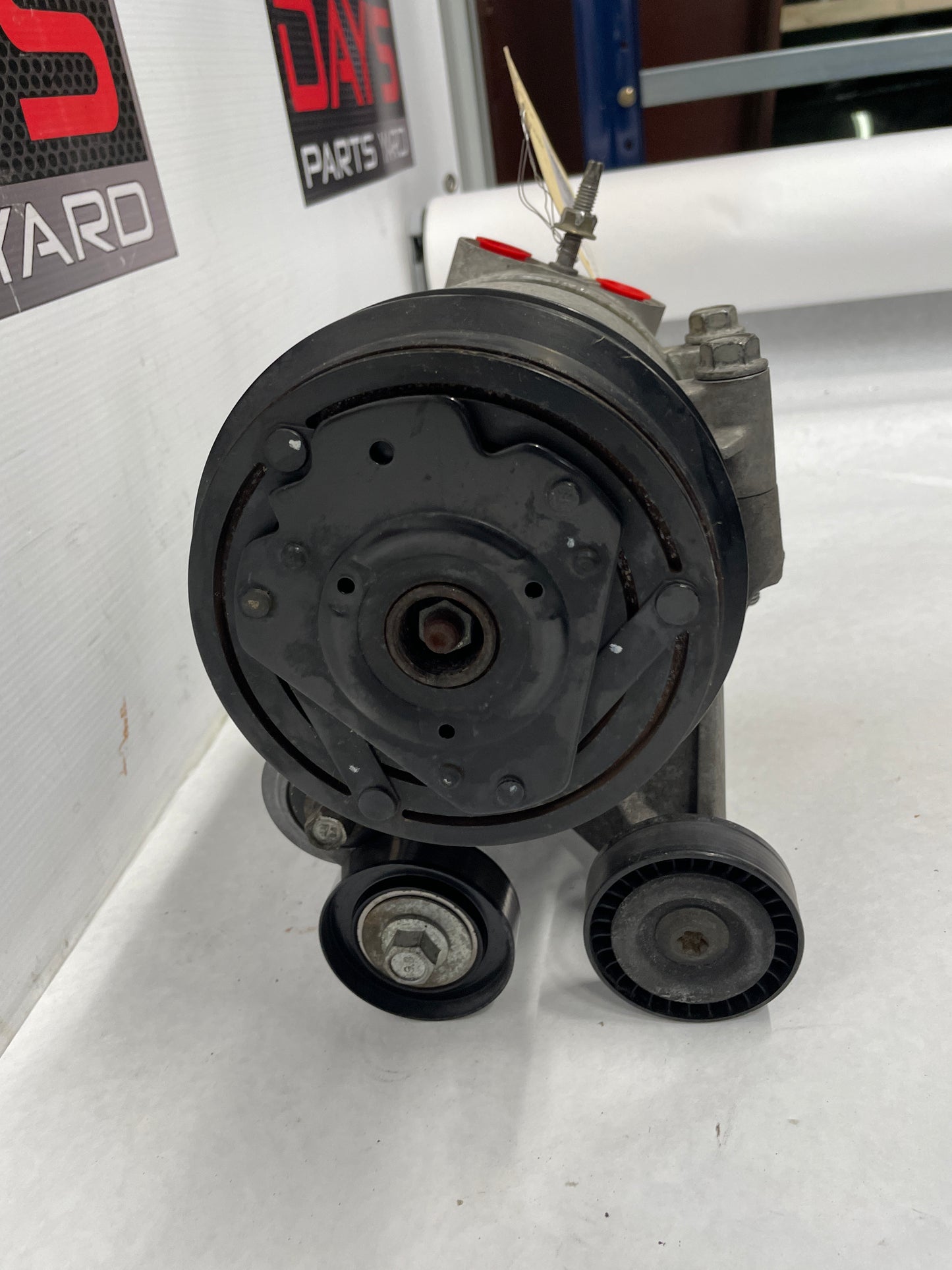 2006 Pontiac GTO AC Air Conditioner Compressor w/ Bracket OEM - Day's Parts Yard