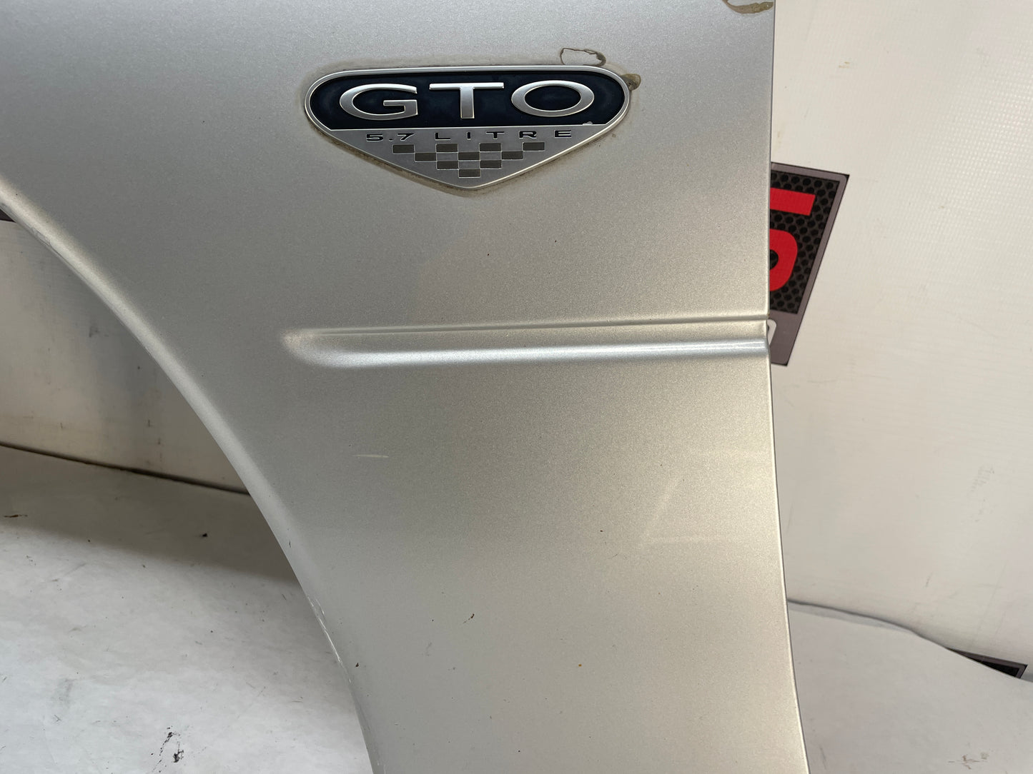 2004 Pontiac GTO LH Driver Front Fender Silver OEM