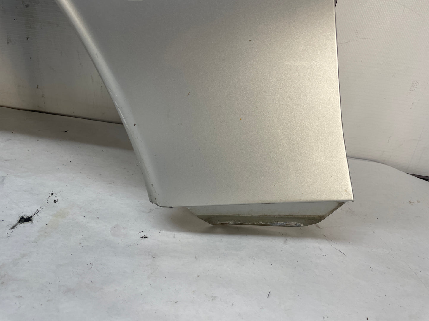 2004 Pontiac GTO LH Driver Front Fender Silver OEM