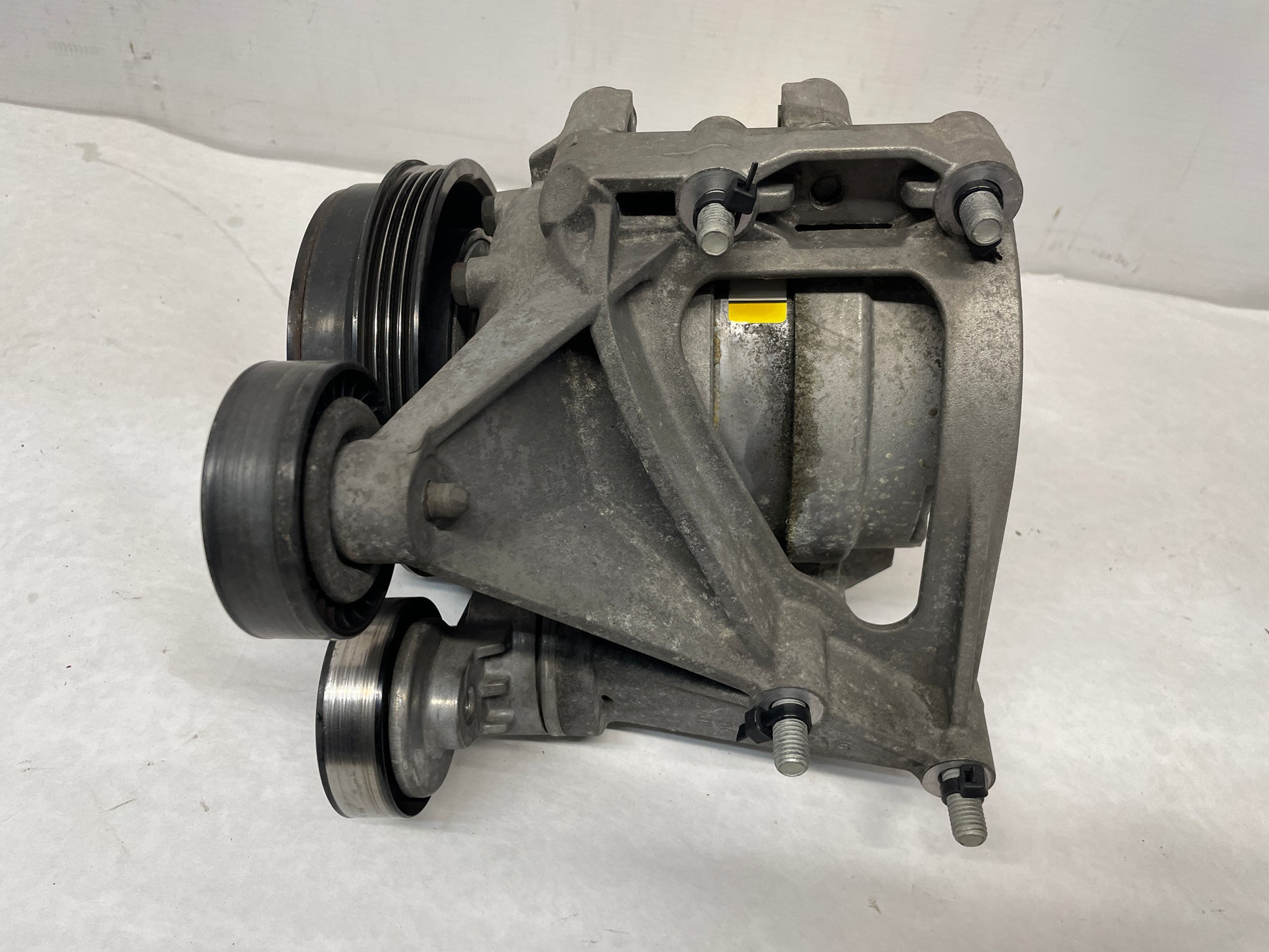 2006 Pontiac GTO AC Air Conditioner Compressor w/ Bracket OEM - Day's Parts Yard