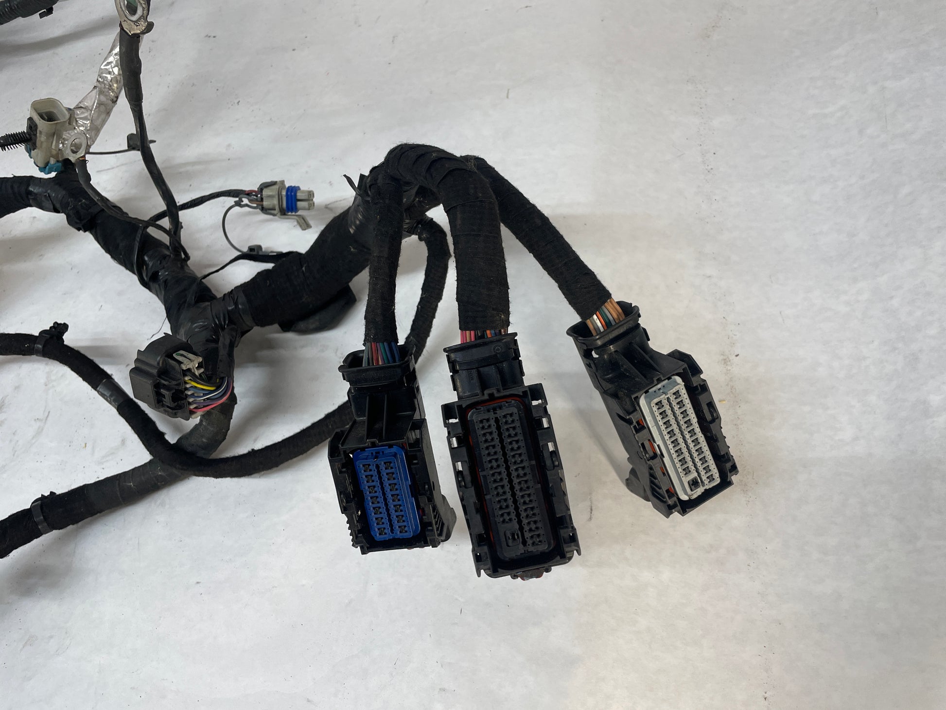 2009 Cadillac CTS-V Sedan Engine Motor Automatic Transmission Wire Wiring Harness OEM - Day's Parts Yard