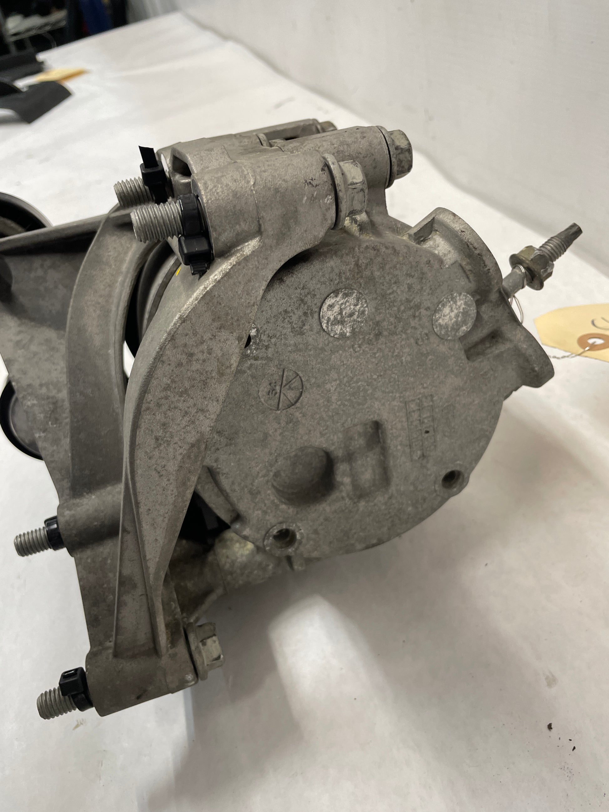 2006 Pontiac GTO AC Air Conditioner Compressor w/ Bracket OEM - Day's Parts Yard