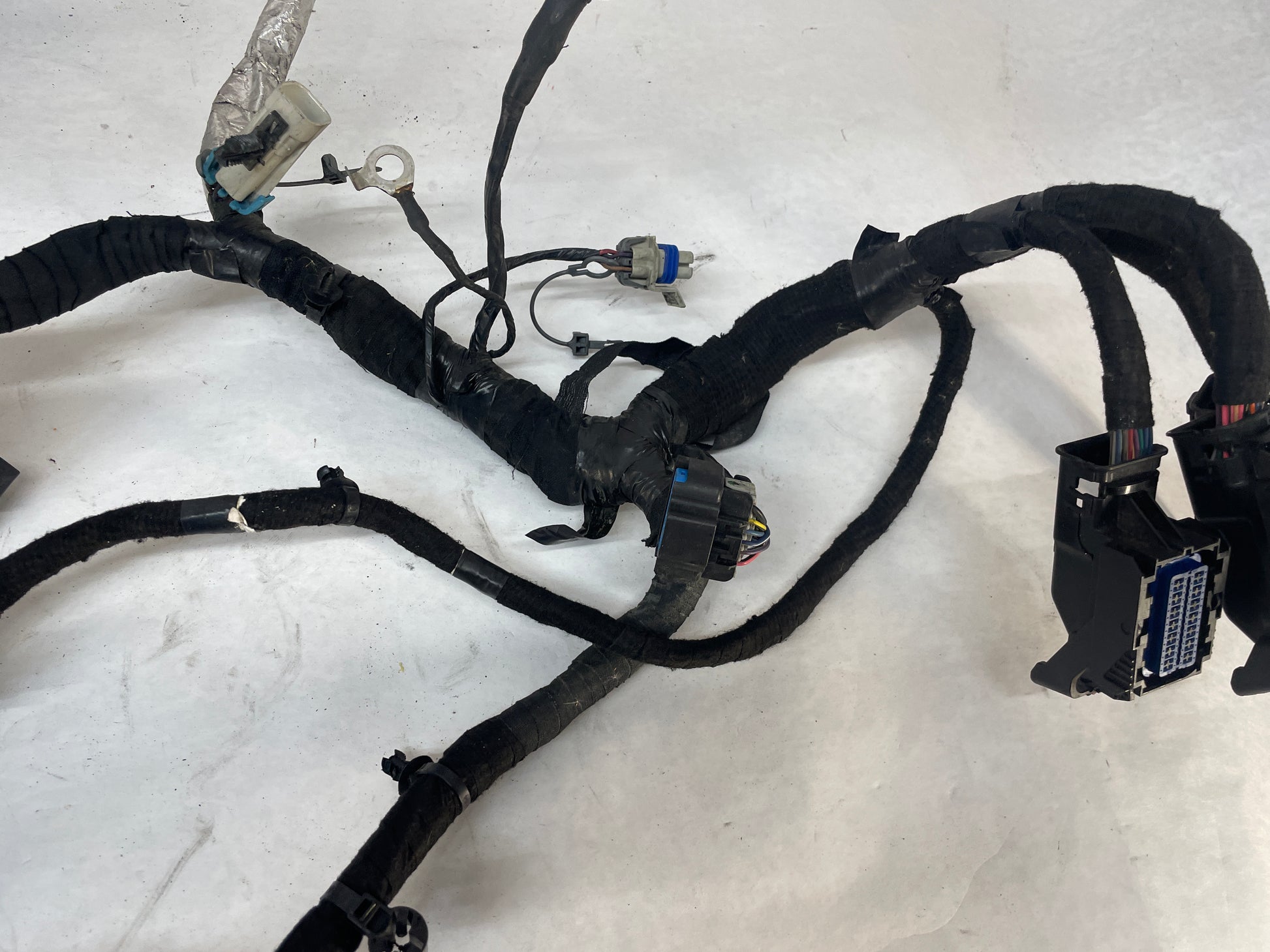2009 Cadillac CTS-V Sedan Engine Motor Automatic Transmission Wire Wiring Harness OEM - Day's Parts Yard