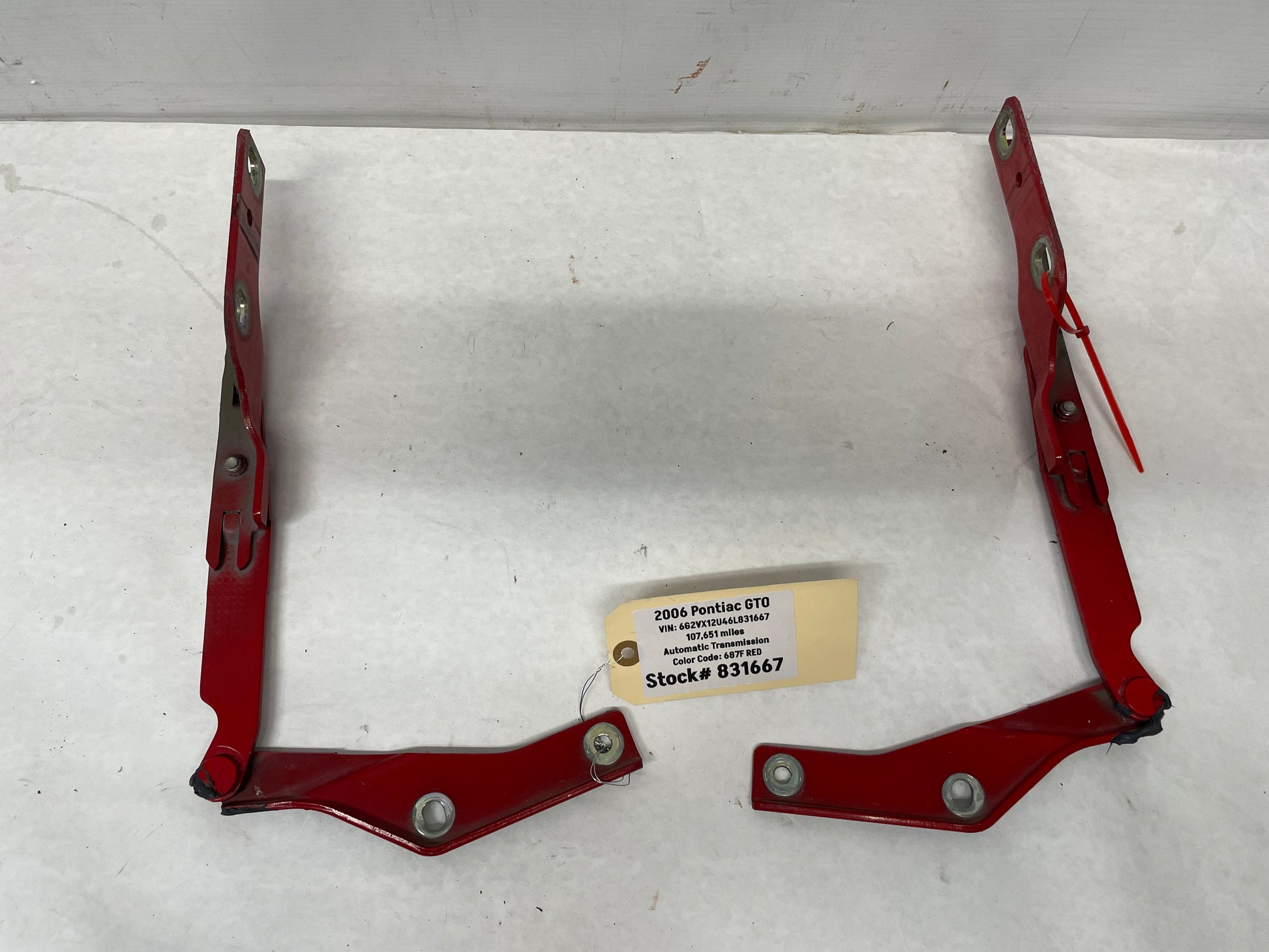 2006 Pontiac GTO RH & LH Hood Hinge Set OEM - Day's Parts Yard
