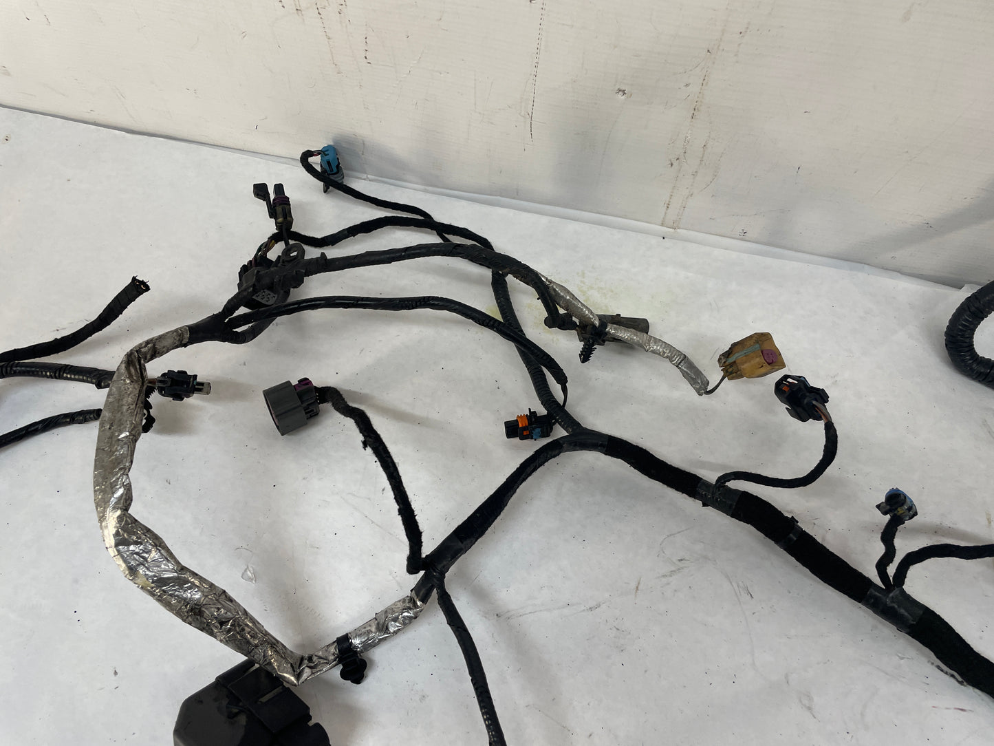 2009 Cadillac CTS-V Sedan Engine Motor Automatic Transmission Wire Wiring Harness OEM - Day's Parts Yard
