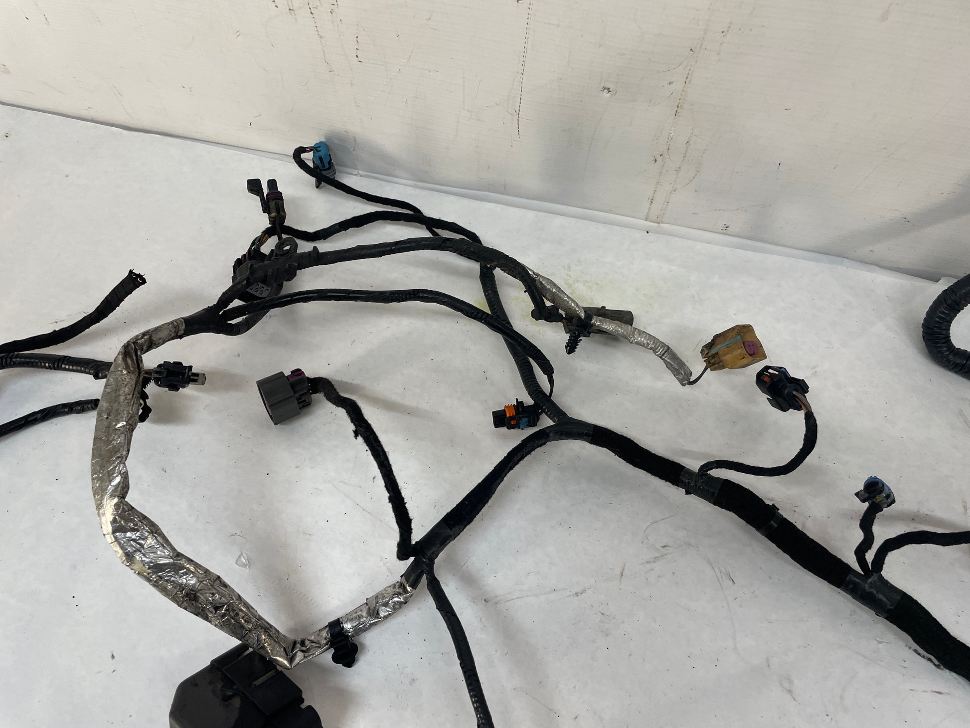 2009 Cadillac CTS-V Sedan Engine Motor Automatic Transmission Wire Wiring Harness OEM - Day's Parts Yard