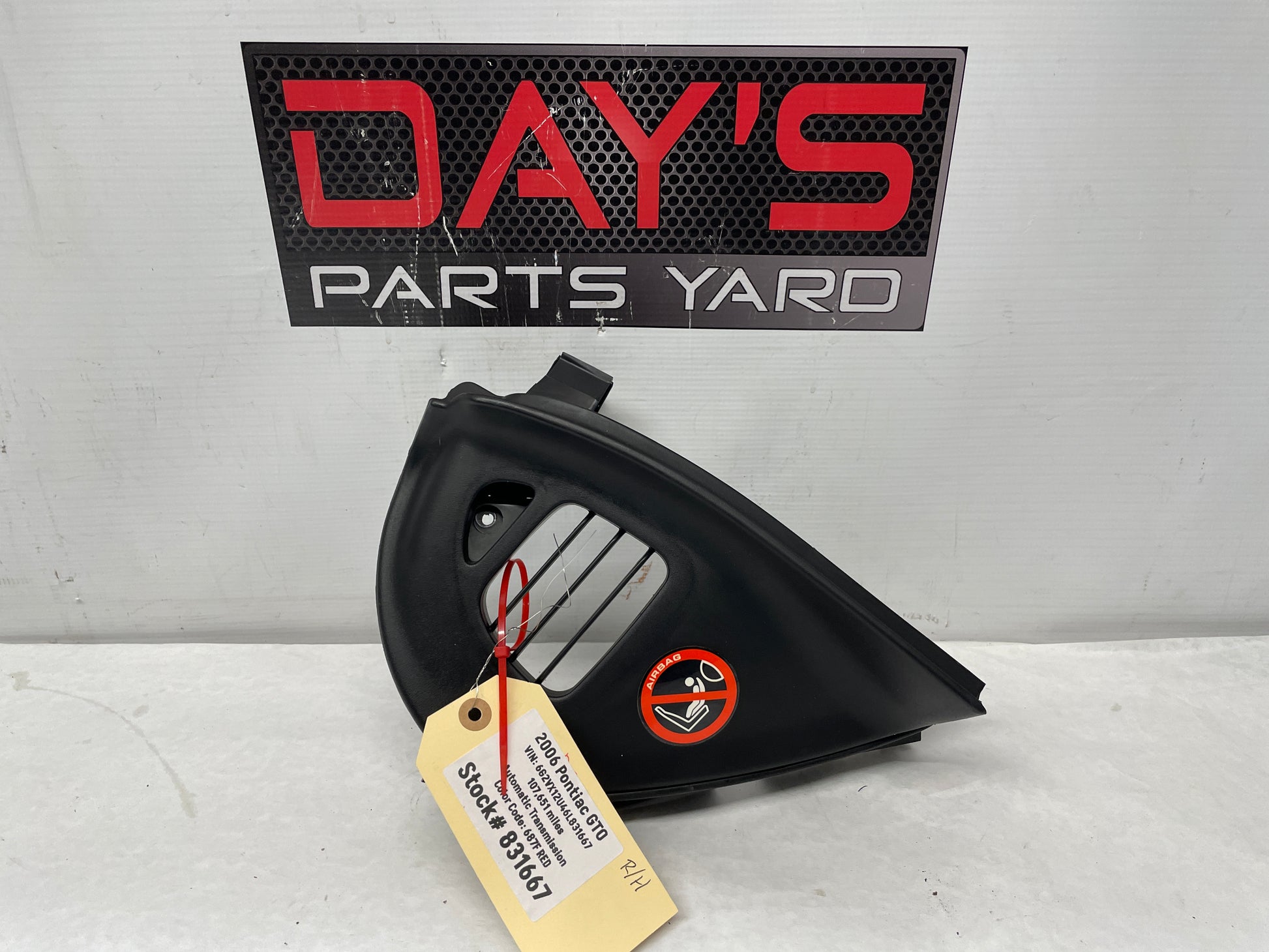 2006 Pontiac GTO RH Passenger Dash End Trim Panel OEM - Day's Parts Yard