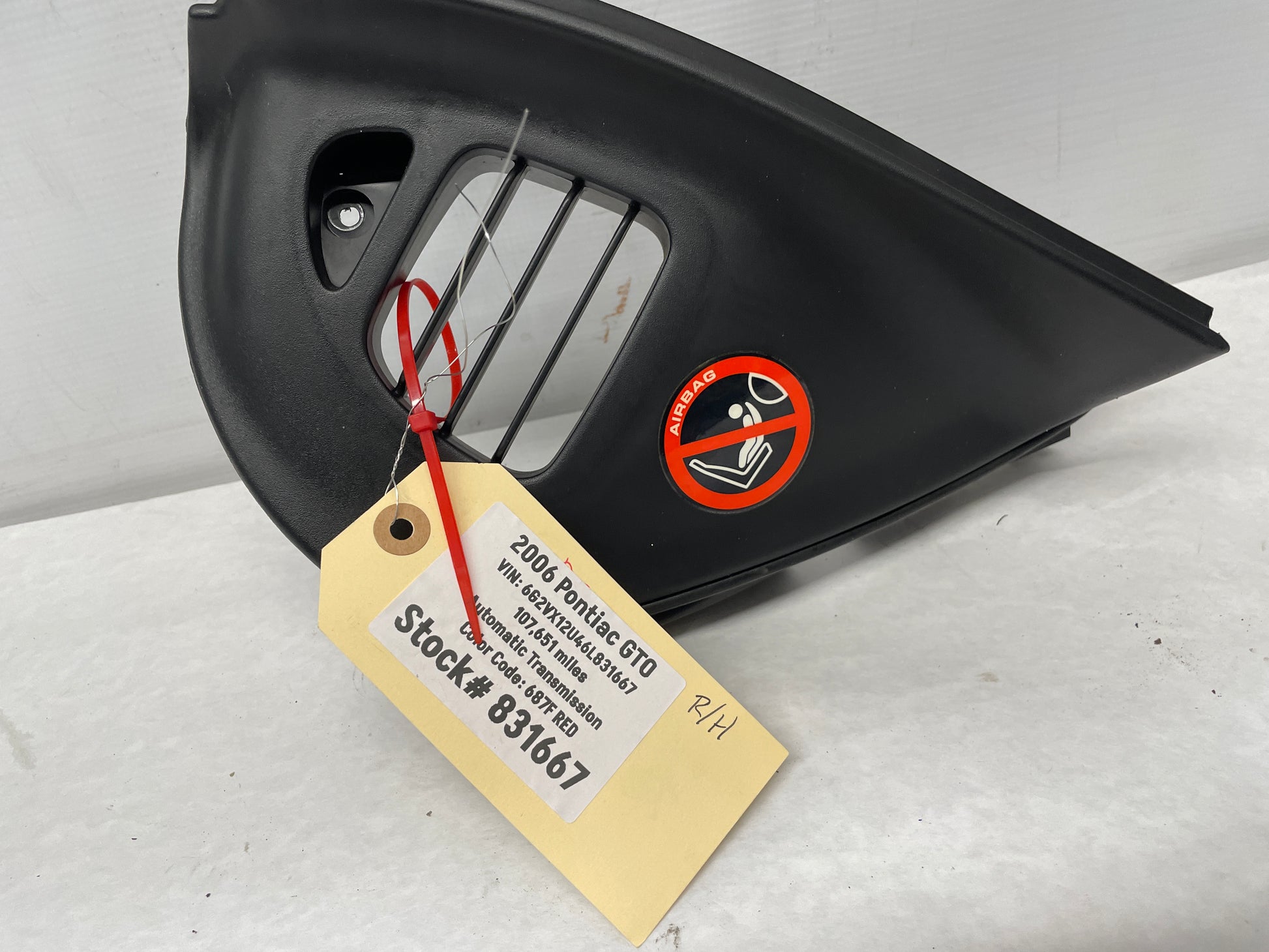 2006 Pontiac GTO RH Passenger Dash End Trim Panel OEM - Day's Parts Yard