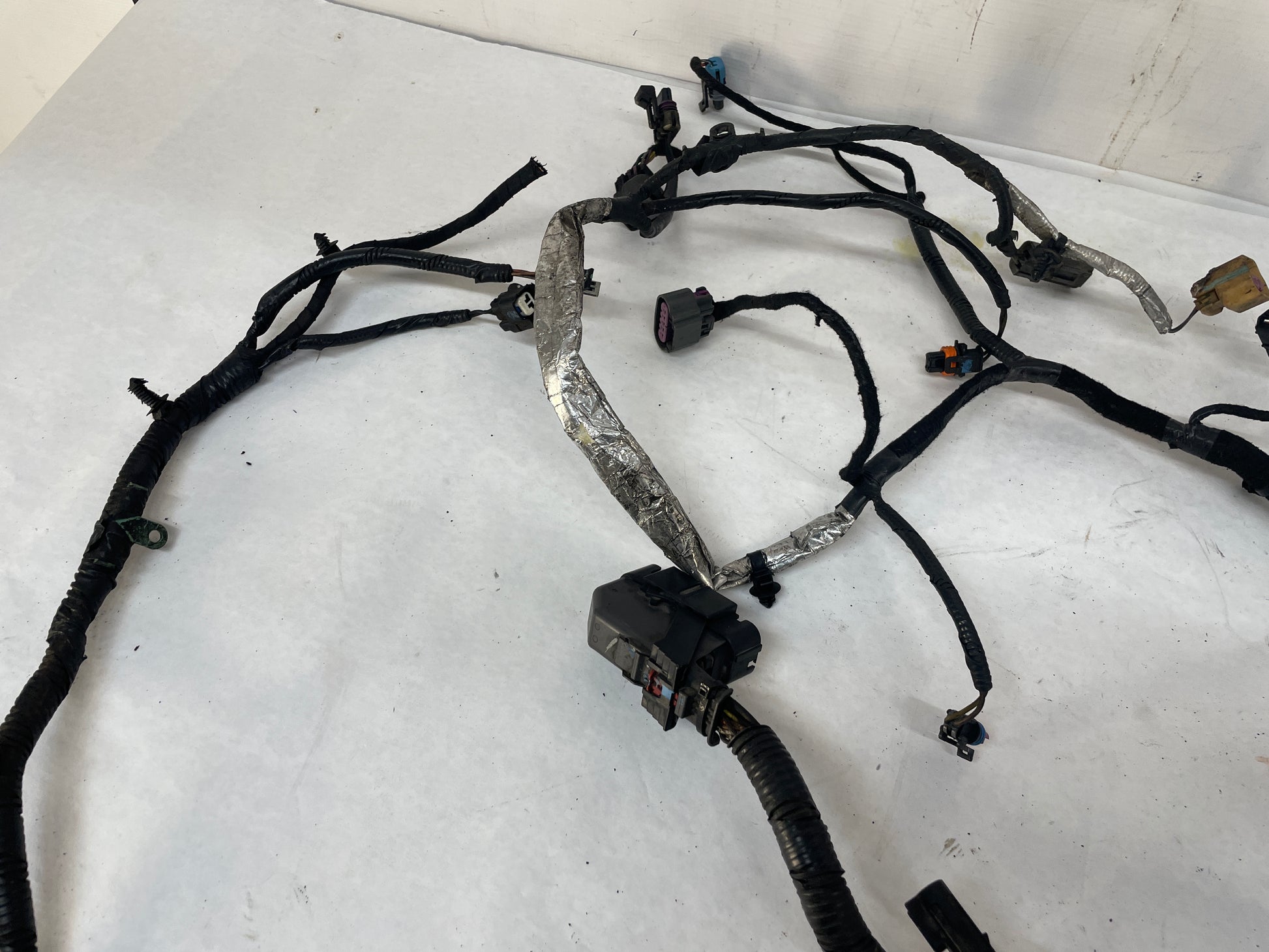 2009 Cadillac CTS-V Sedan Engine Motor Automatic Transmission Wire Wiring Harness OEM - Day's Parts Yard