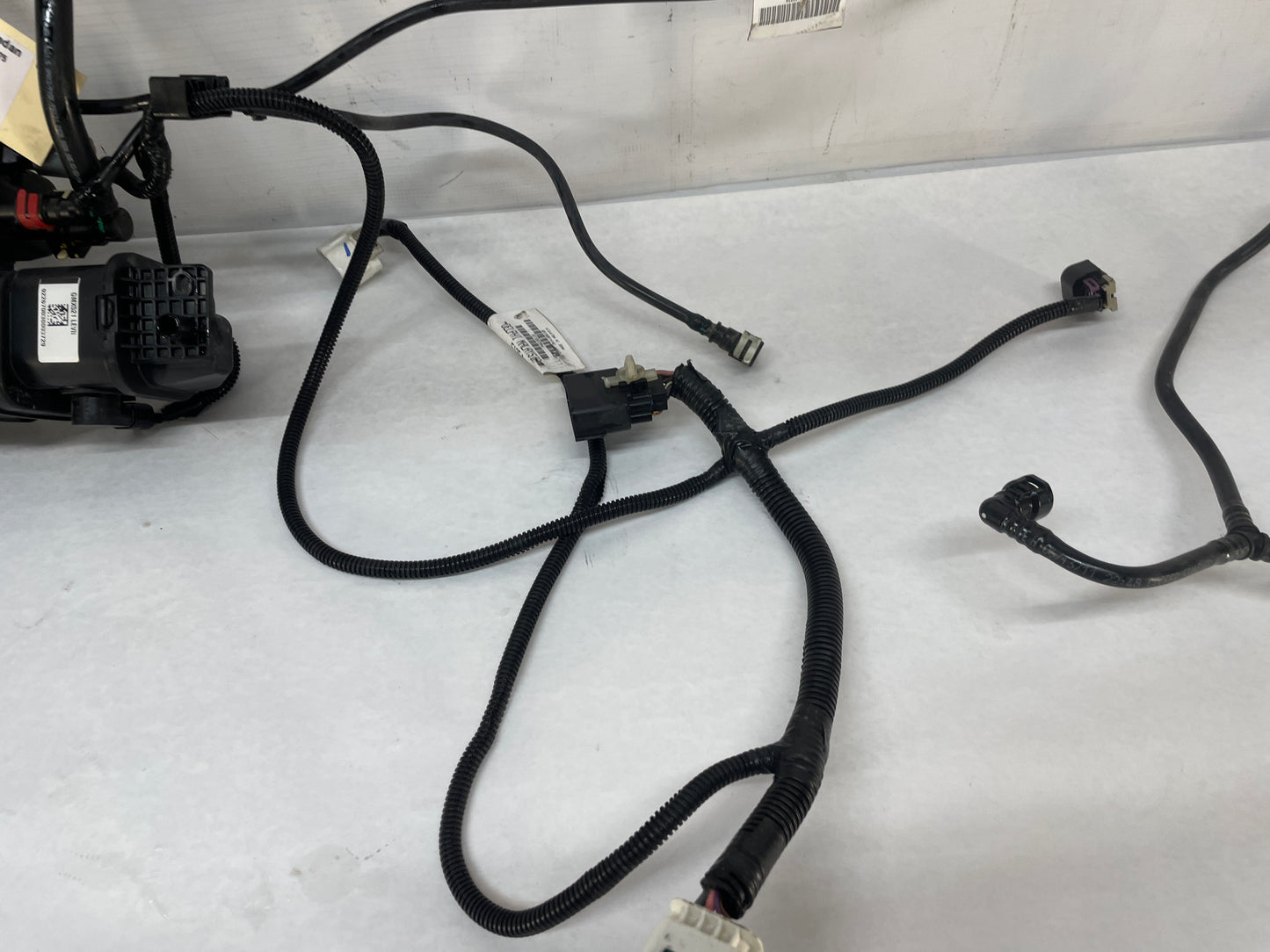 2015 Chevy SS Sedan Evaporation Fuel Vapor Canister W/ EVAP Lines Hoses Tubes OEM