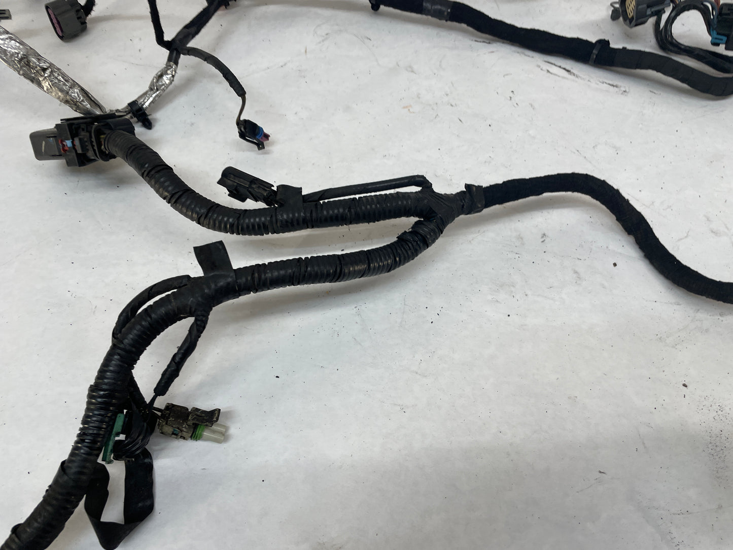 2009 Cadillac CTS-V Sedan Engine Motor Automatic Transmission Wire Wiring Harness OEM - Day's Parts Yard