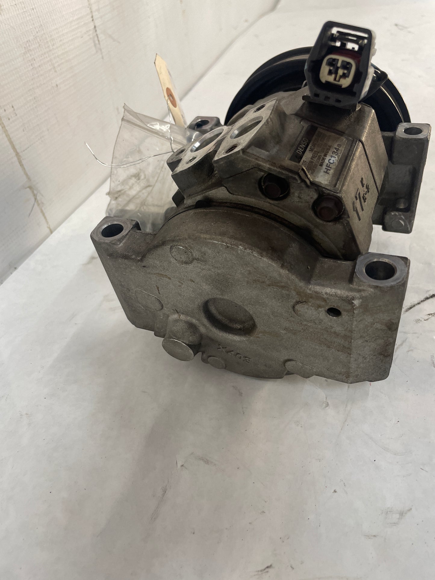 2009 Cadillac CTS-V Sedan AC Air Conditioner Compressor w/ Hardware OEM - Day's Parts Yard