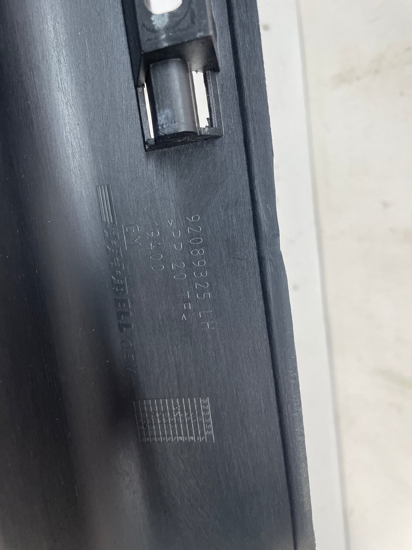 2004 Pontiac GTO LH Driver Interior Sill Carpet Retainer Trim Cover Panel OEM