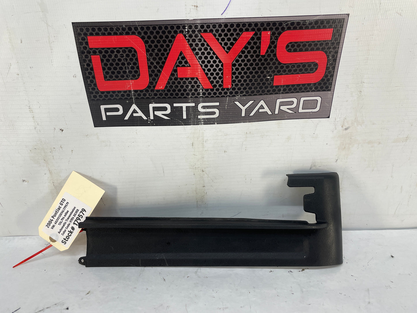 2004 Pontiac GTO RH Passenger Front Seat Outer Frame Side Track Cover Trim Molding OEM