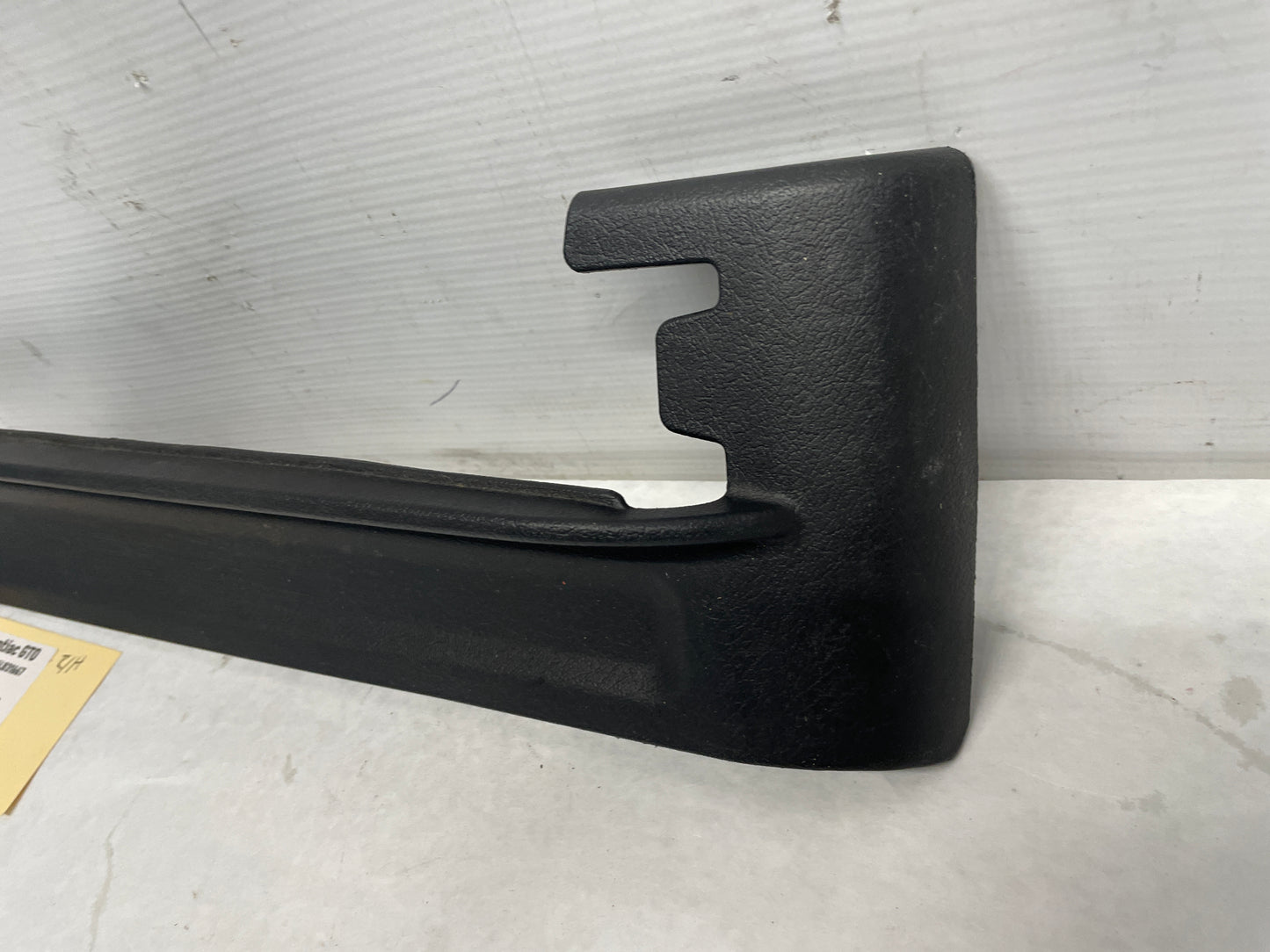 2006 Pontiac GTO RH Passenger Front Seat Outer Frame Side Track Cover Trim Molding OEM - Day's Parts Yard
