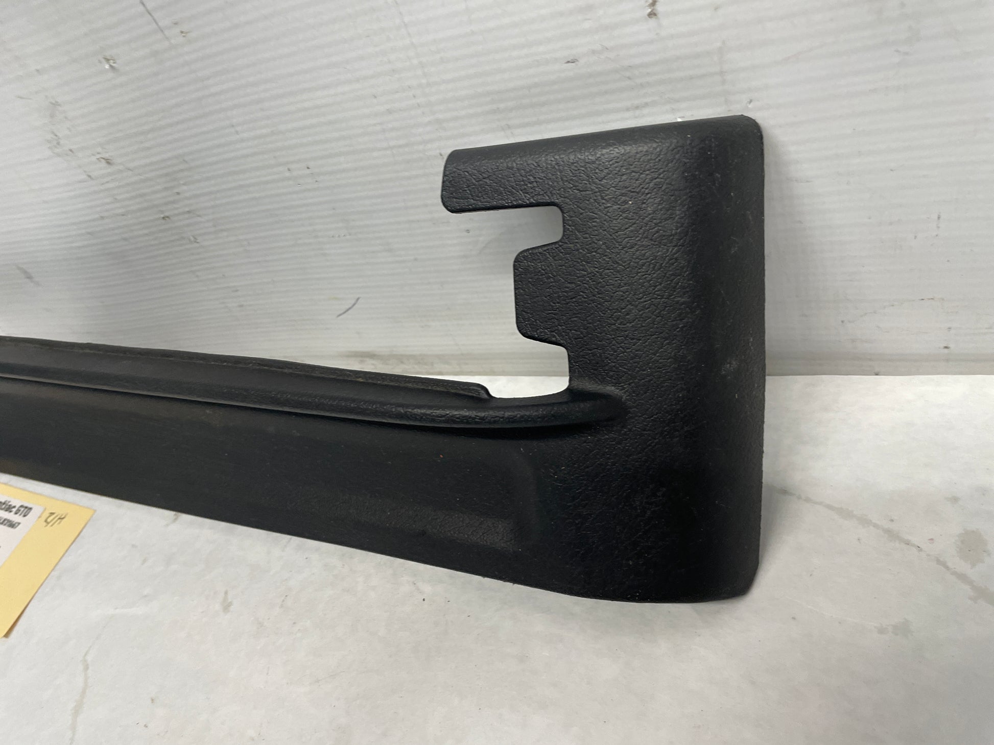 2006 Pontiac GTO RH Passenger Front Seat Outer Frame Side Track Cover Trim Molding OEM - Day's Parts Yard
