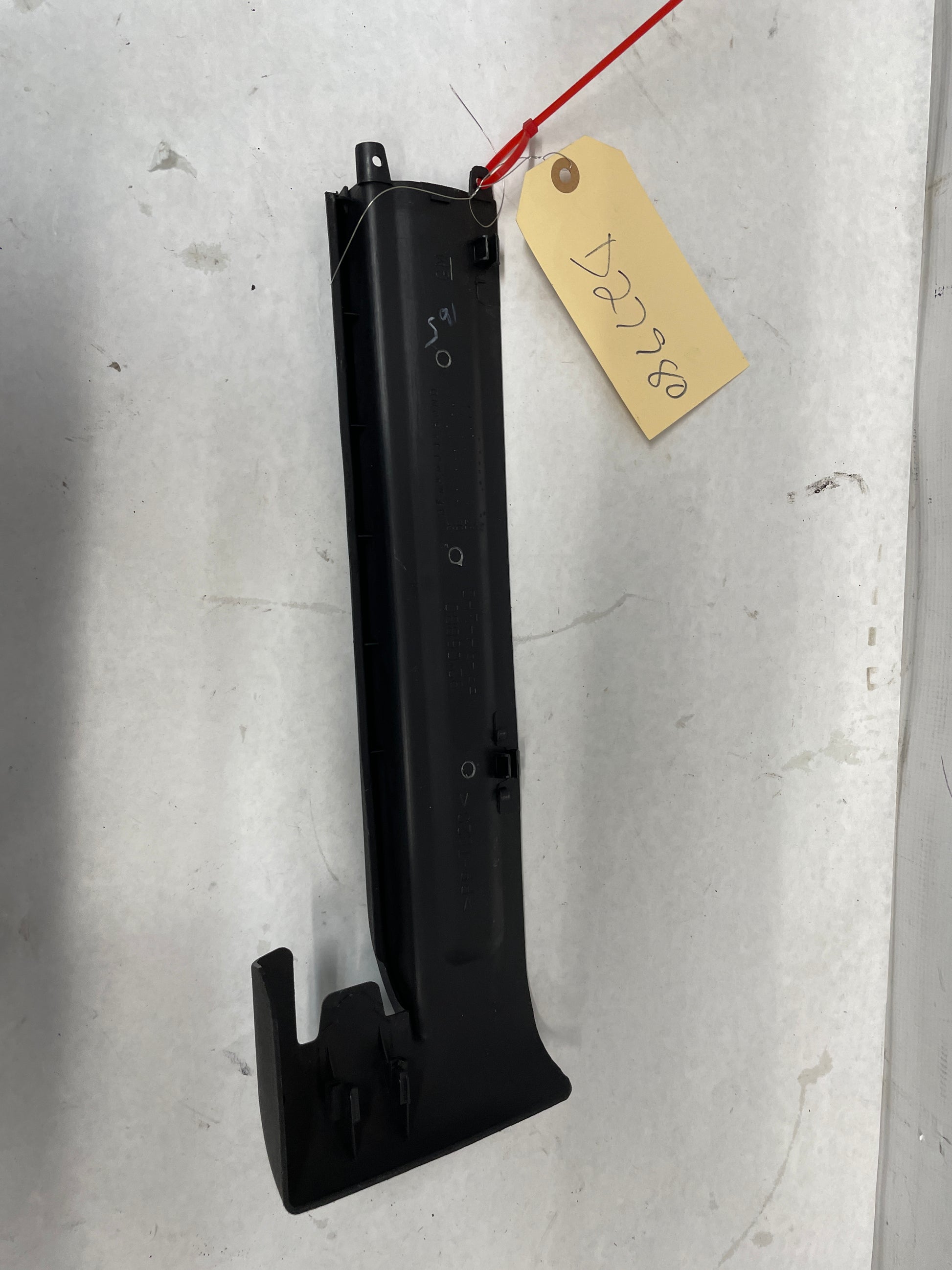 2006 Pontiac GTO RH Passenger Front Seat Outer Frame Side Track Cover Trim Molding OEM - Day's Parts Yard