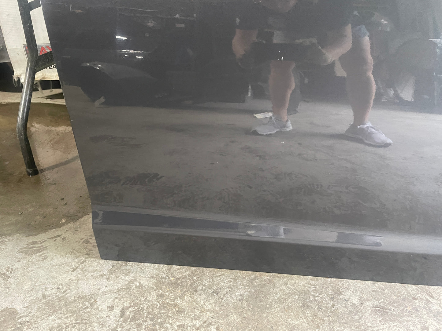 2009 Pontiac G8 Base Front RH Passenger Door OEM