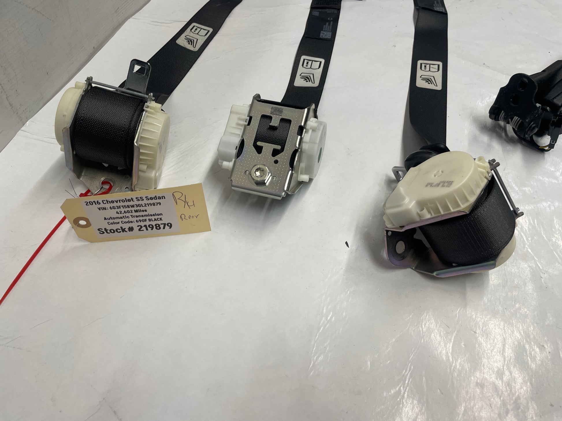 2016 Chevy SS Sedan Rear Seatbelt Seat Belt Retractors w/ Buckles Set OEM - Day's Parts Yard