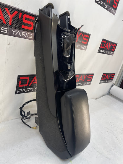 2009 Cadillac CTS-V Sedan Center Console w/ Automatic Shifter Gear Selector OEM - Day's Parts Yard