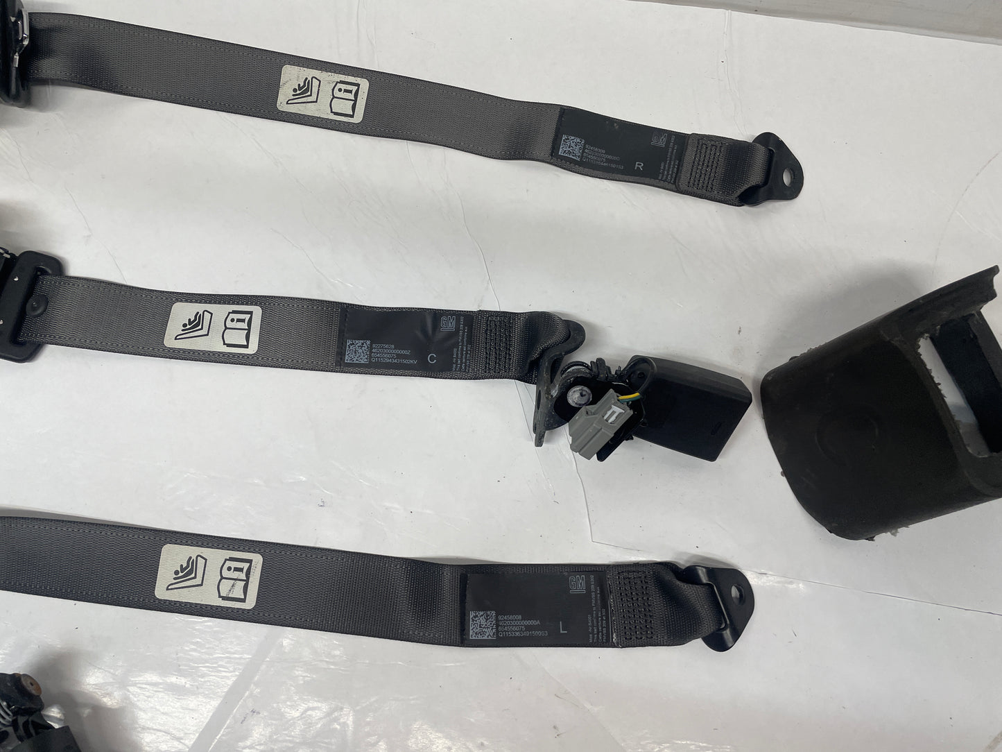 2016 Chevy SS Sedan Rear Seatbelt Seat Belt Retractors w/ Buckles Set OEM - Day's Parts Yard