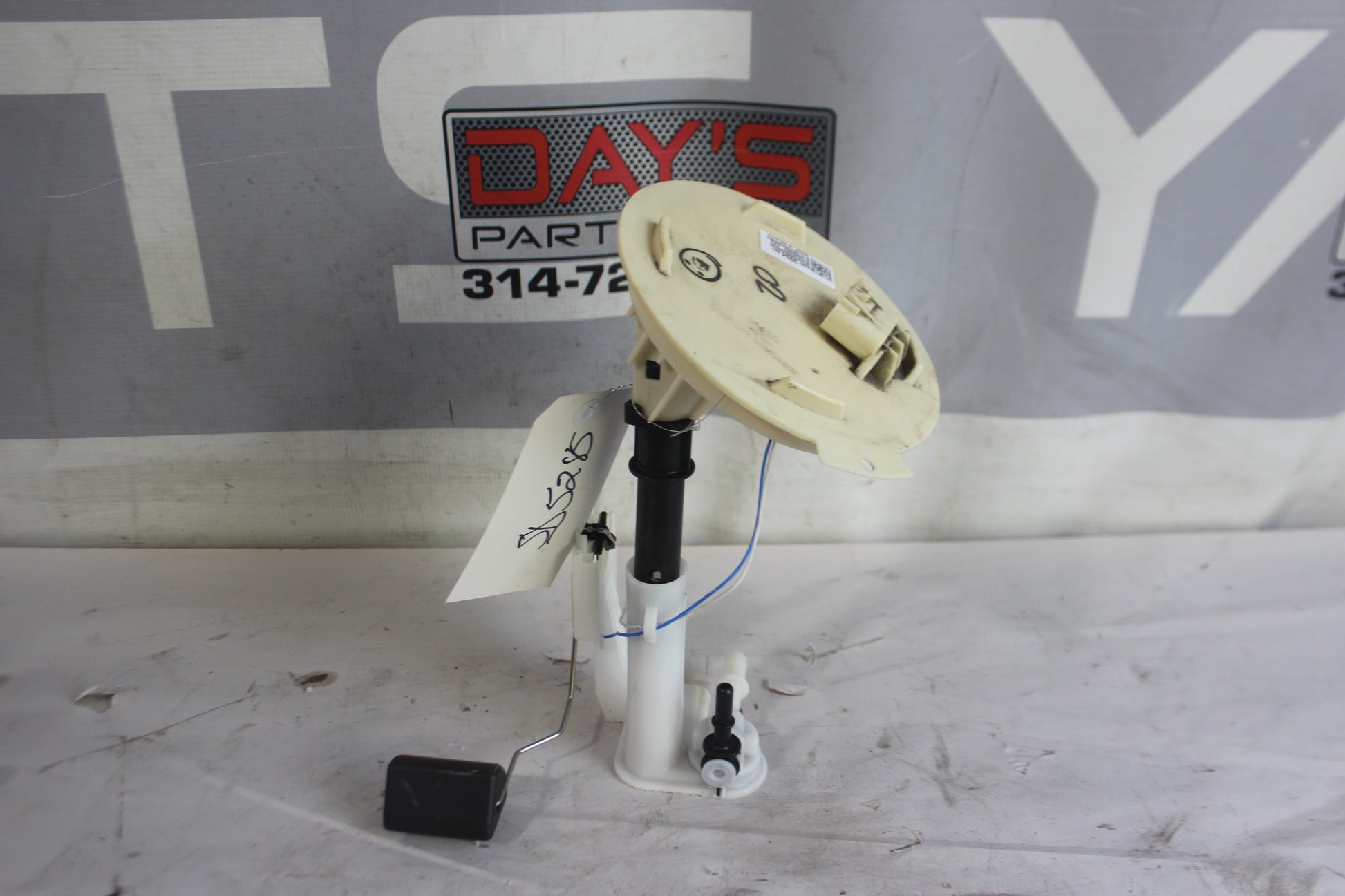 2021 Chevy Camaro SS Fuel Level Sensor Unit  OEM - Day's Parts Yard