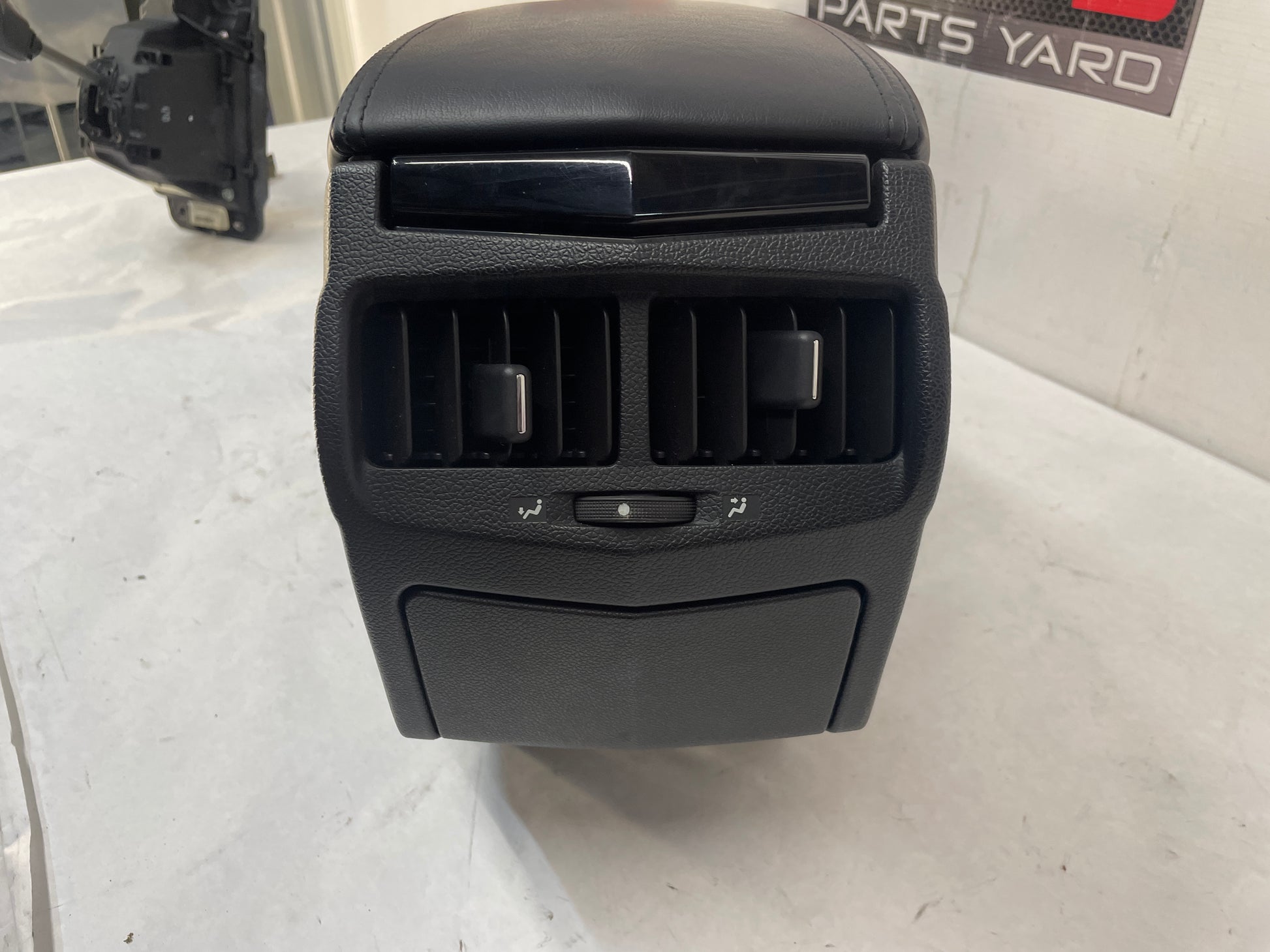 2009 Cadillac CTS-V Sedan Center Console w/ Automatic Shifter Gear Selector OEM - Day's Parts Yard