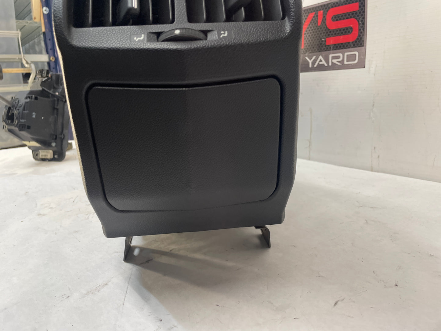 2009 Cadillac CTS-V Sedan Center Console w/ Automatic Shifter Gear Selector OEM - Day's Parts Yard