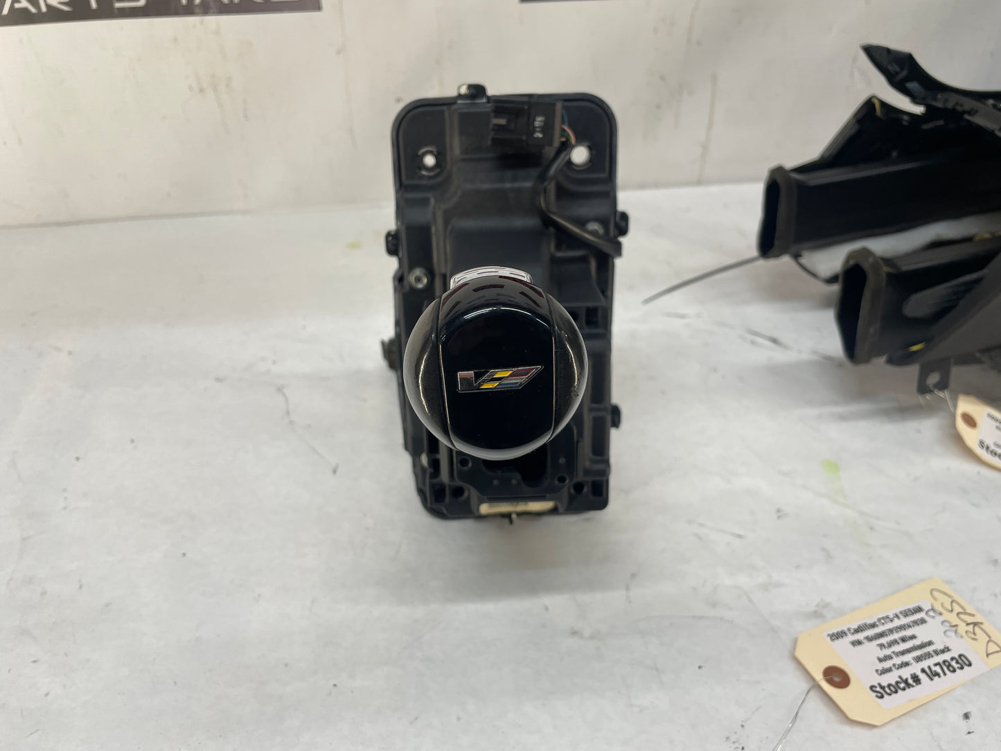 2009 Cadillac CTS-V Sedan Center Console w/ Automatic Shifter Gear Selector OEM - Day's Parts Yard