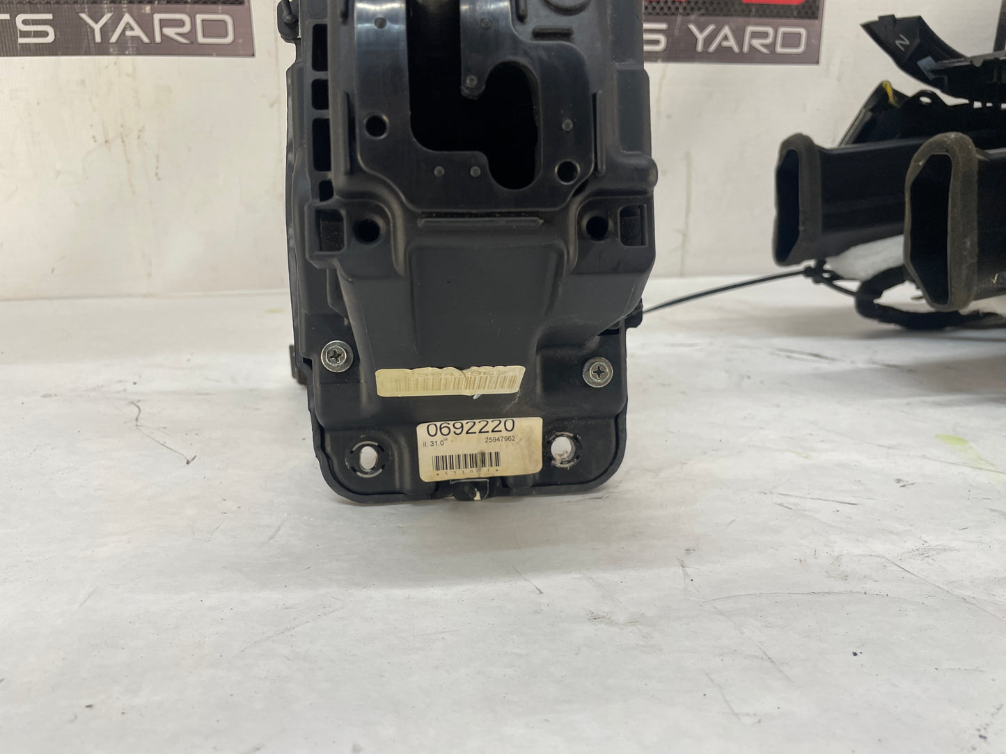 2009 Cadillac CTS-V Sedan Center Console w/ Automatic Shifter Gear Selector OEM - Day's Parts Yard