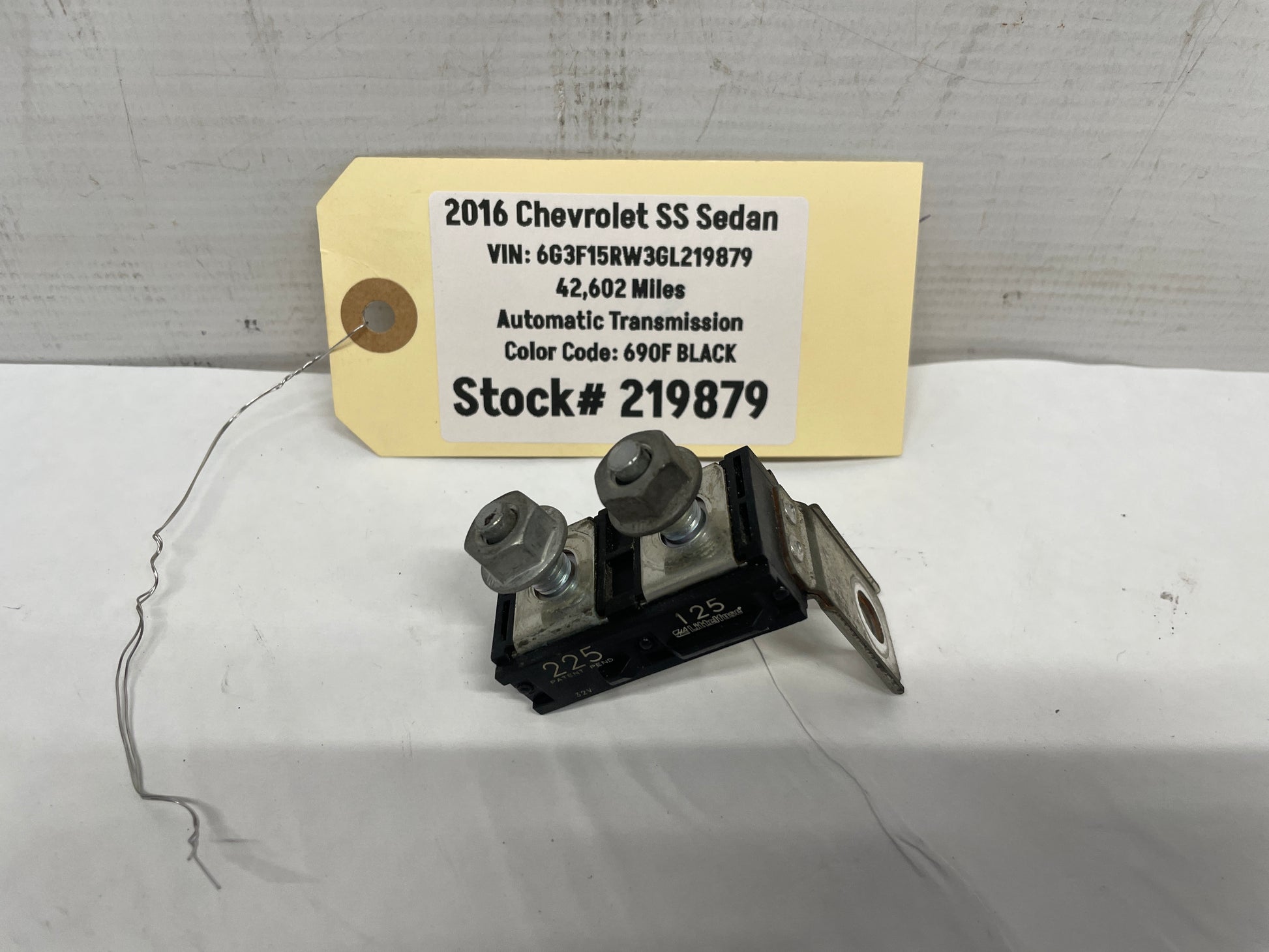 2016 Chevy SS Sedan Jump Starter Post Positive Battery Circuit Fuse OEM - Day's Parts Yard