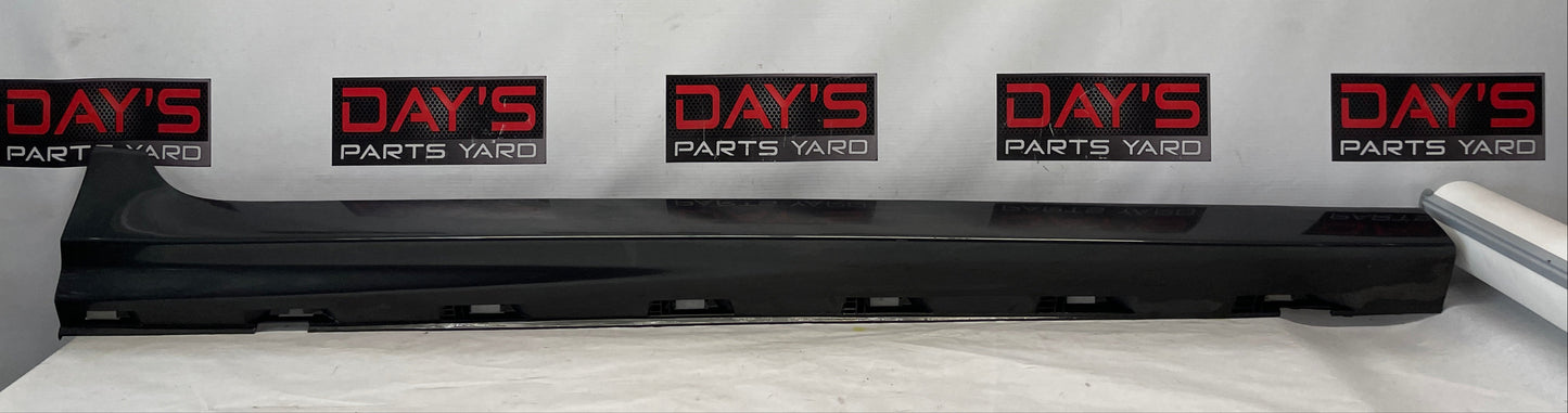 2017 Chevy SS Sedan RH Passenger Rocker Molding Side Skirt Panel Trim OEM