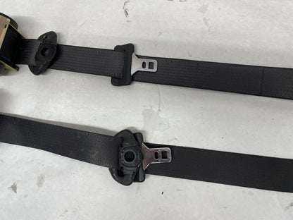 2006 Pontiac GTO LH & RH Front Seat Belts Retractors OEM - Day's Parts Yard