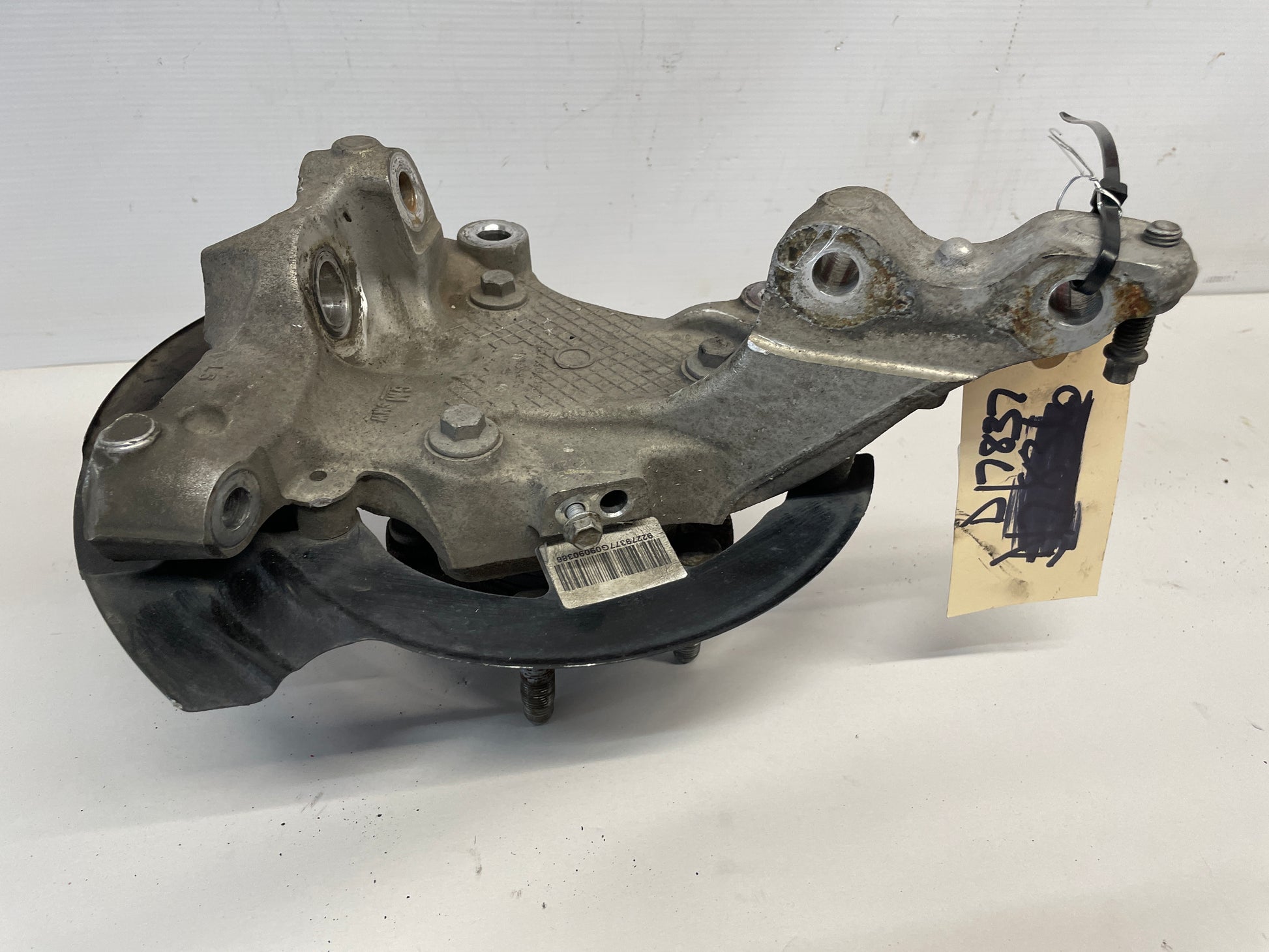2017 Chevy SS Sedan LH Driver Front Spindle Hub Knuckle Assembly OEM - Day's Parts Yard