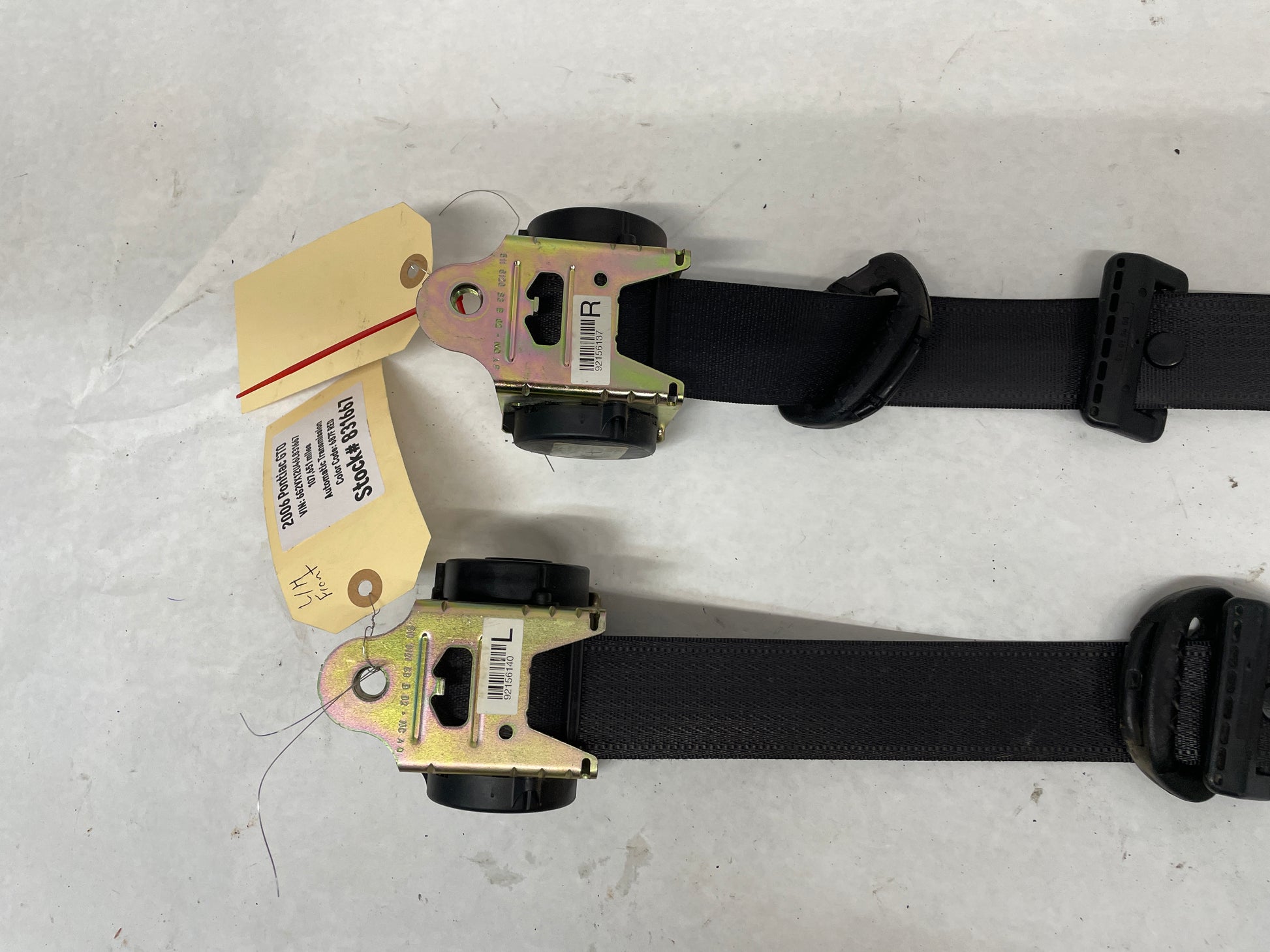 2006 Pontiac GTO LH & RH Front Seat Belts Retractors OEM - Day's Parts Yard