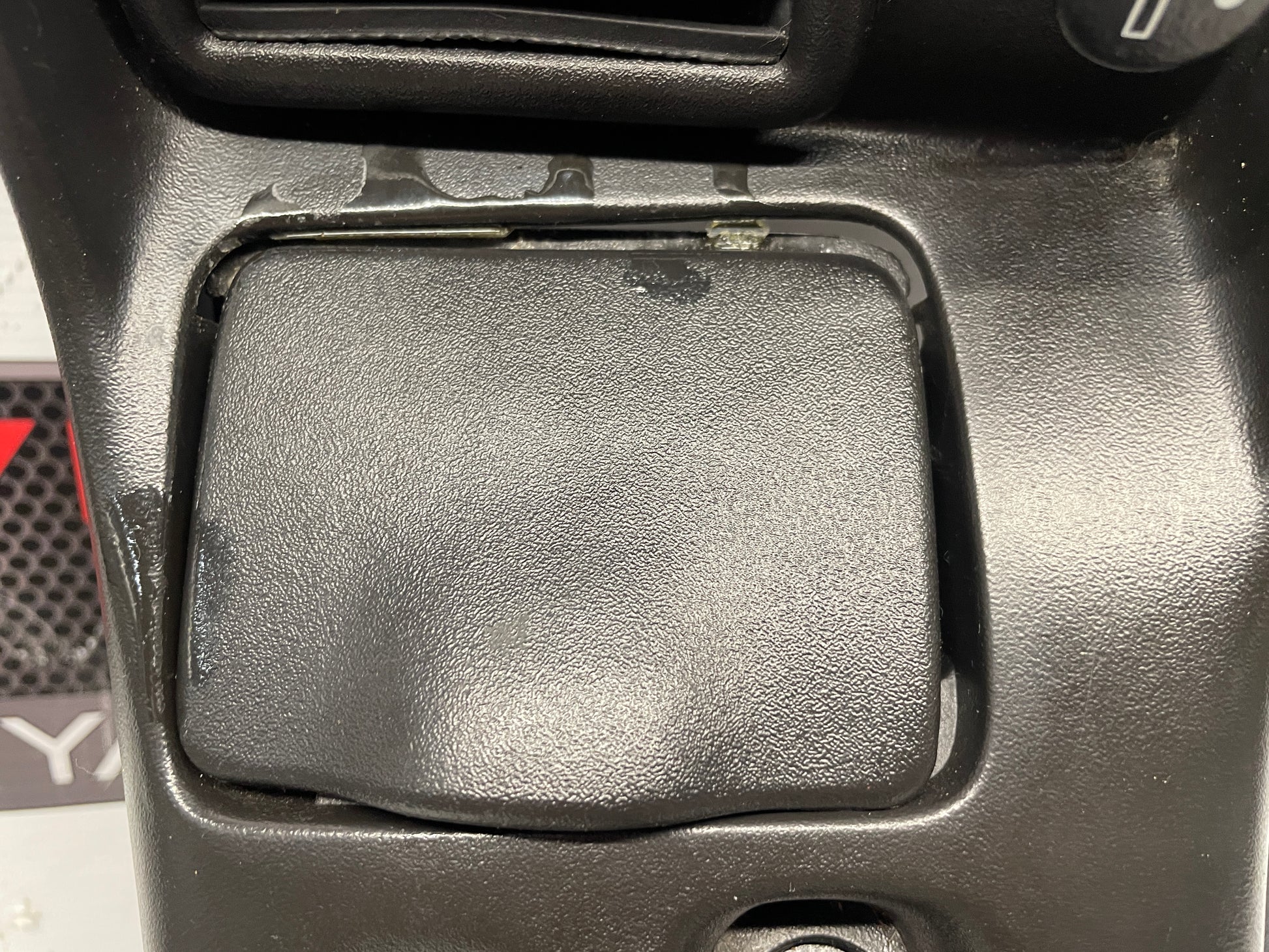 2002 Chevy Camaro Z28 Complete Center Console Arm Rest Assembly Black Ebony OEM - Day's Parts Yard