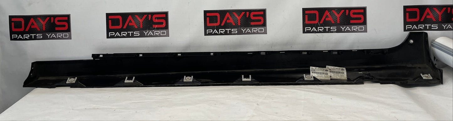 2017 Chevy SS Sedan RH Passenger Rocker Molding Side Skirt Panel Trim OEM