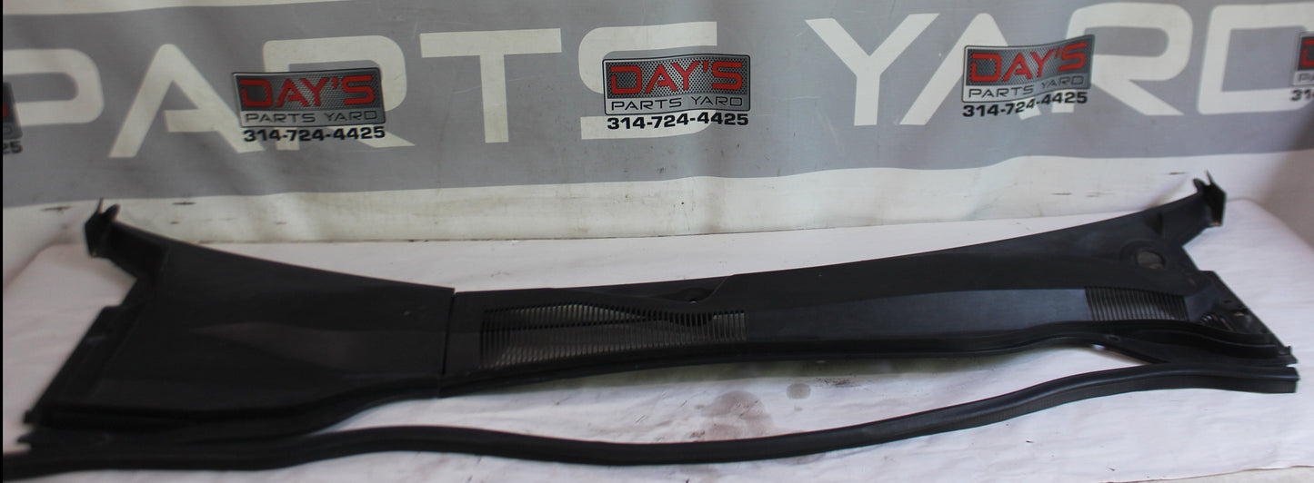 2013 Chevy Camaro ZL1 Windshield Wiper Cowl OEM