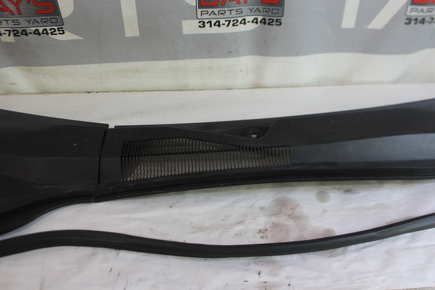 2013 Chevy Camaro ZL1 Windshield Wiper Cowl OEM