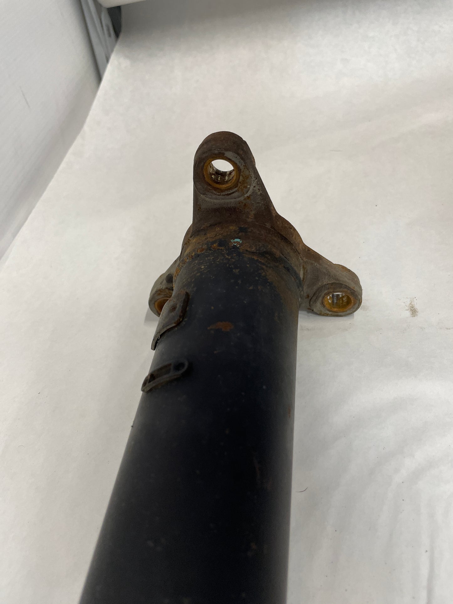 2008 Pontiac G8 GT Automatic Driveshaft Drive Shaft Propeller OEM - Day's Parts Yard