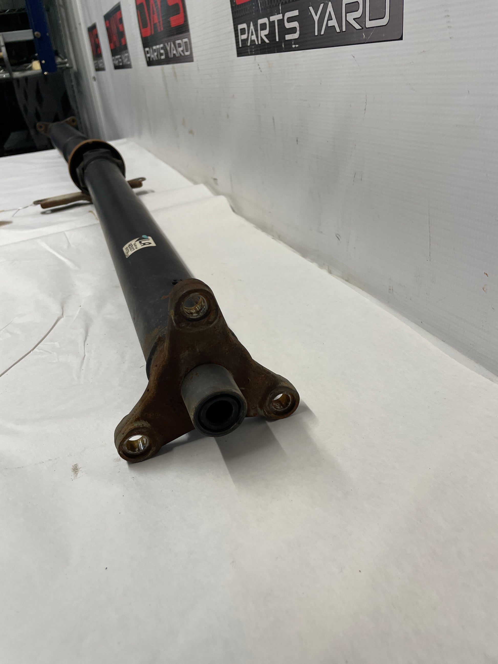 2008 Pontiac G8 GT Automatic Driveshaft Drive Shaft Propeller OEM - Day's Parts Yard