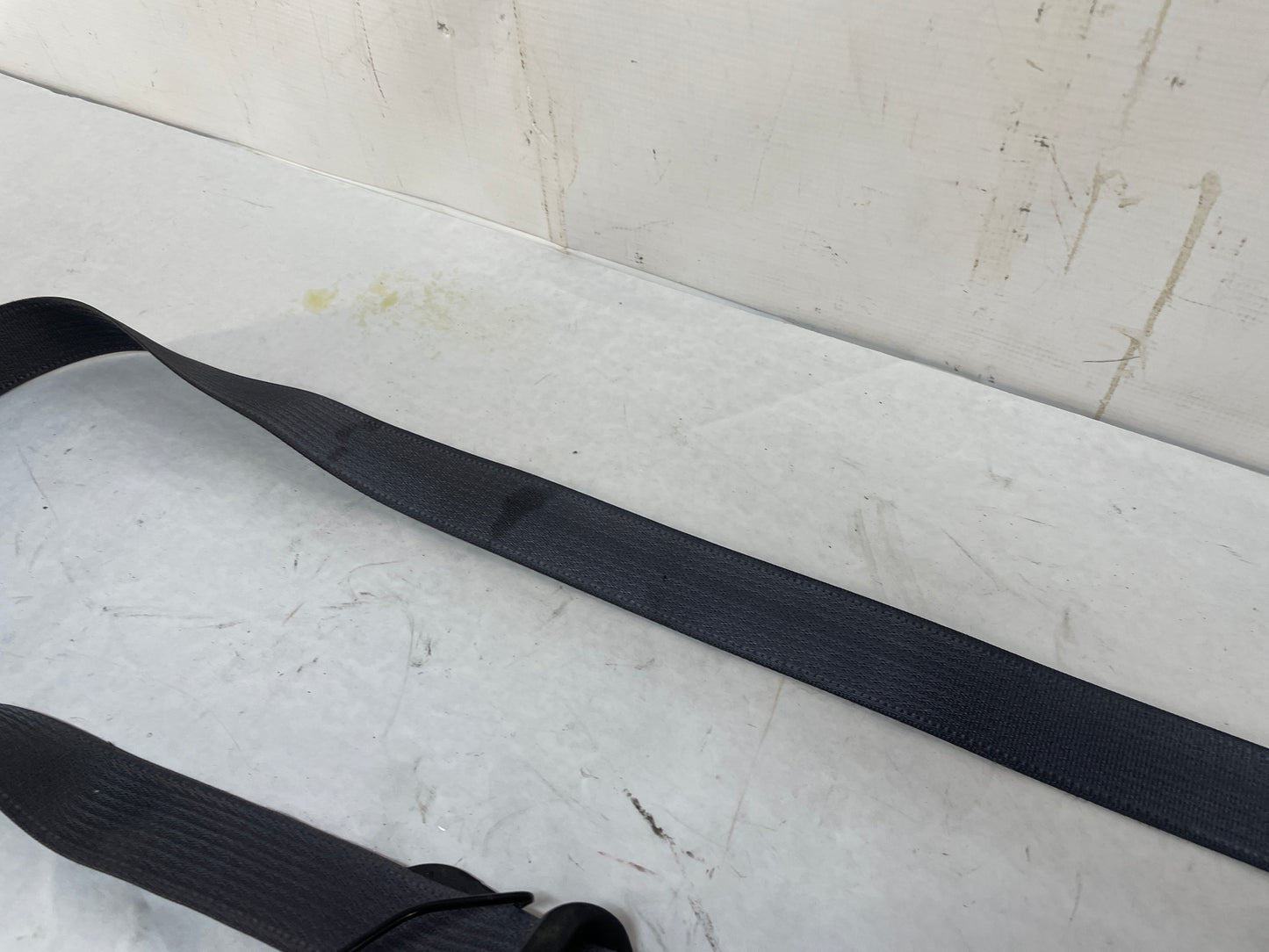 2009 Cadillac CTS-V Sedan RH Passenger Front Seatbelt Seat Belt Retractor OEM - Day's Parts Yard