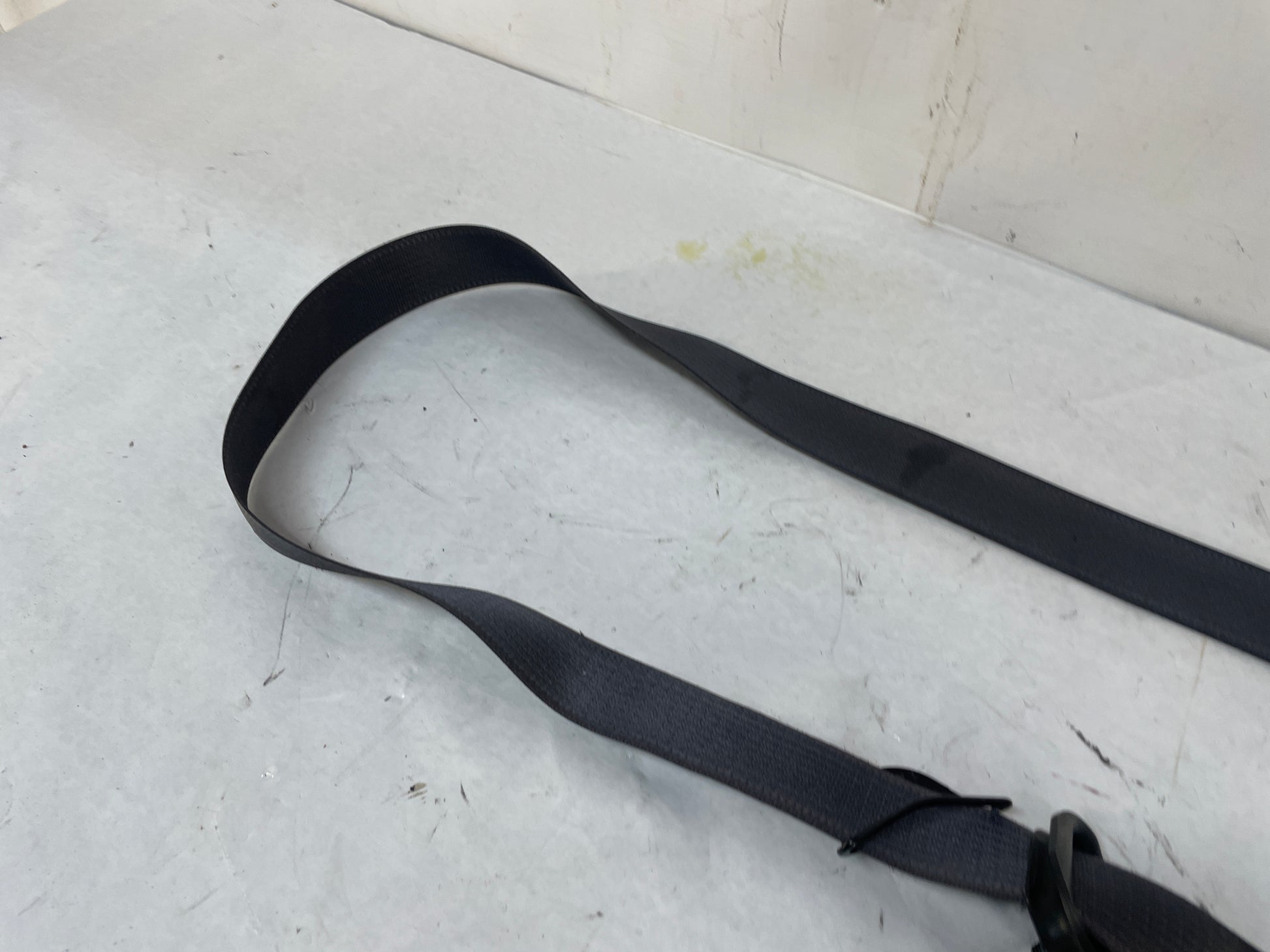 2009 Cadillac CTS-V Sedan RH Passenger Front Seatbelt Seat Belt Retractor OEM - Day's Parts Yard
