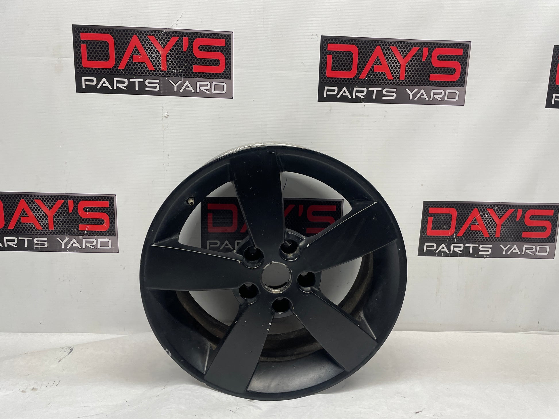 2006 Pontiac GTO Wheel 18X8 OEM - Day's Parts Yard
