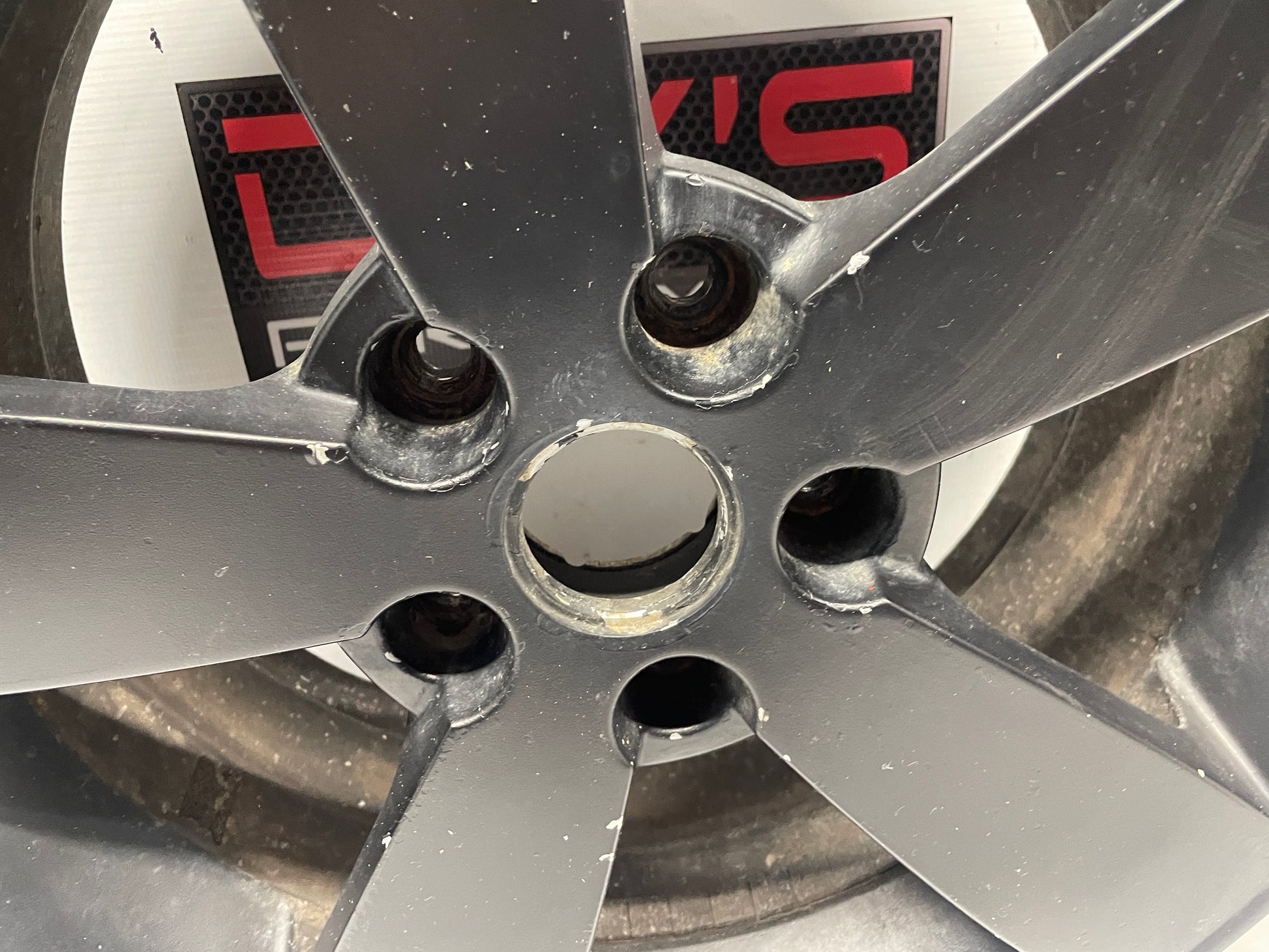2006 Pontiac GTO Wheel 18X8 OEM - Day's Parts Yard
