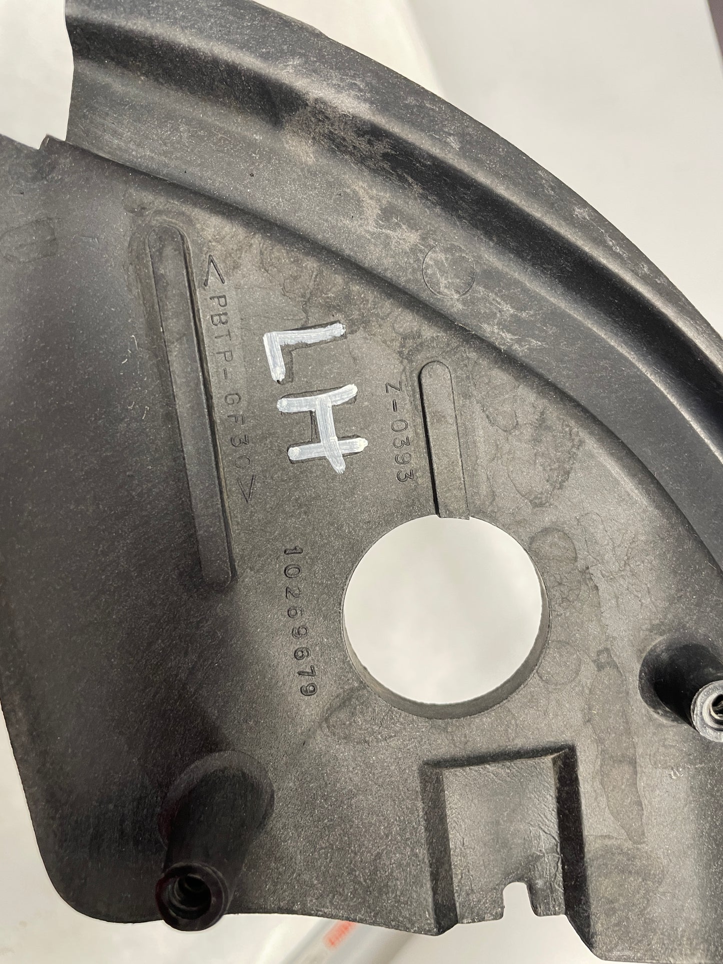 2004 Chevy C5 Corvette LH Driver Turn Signal Marker Light Bracket OEM - Day's Parts Yard