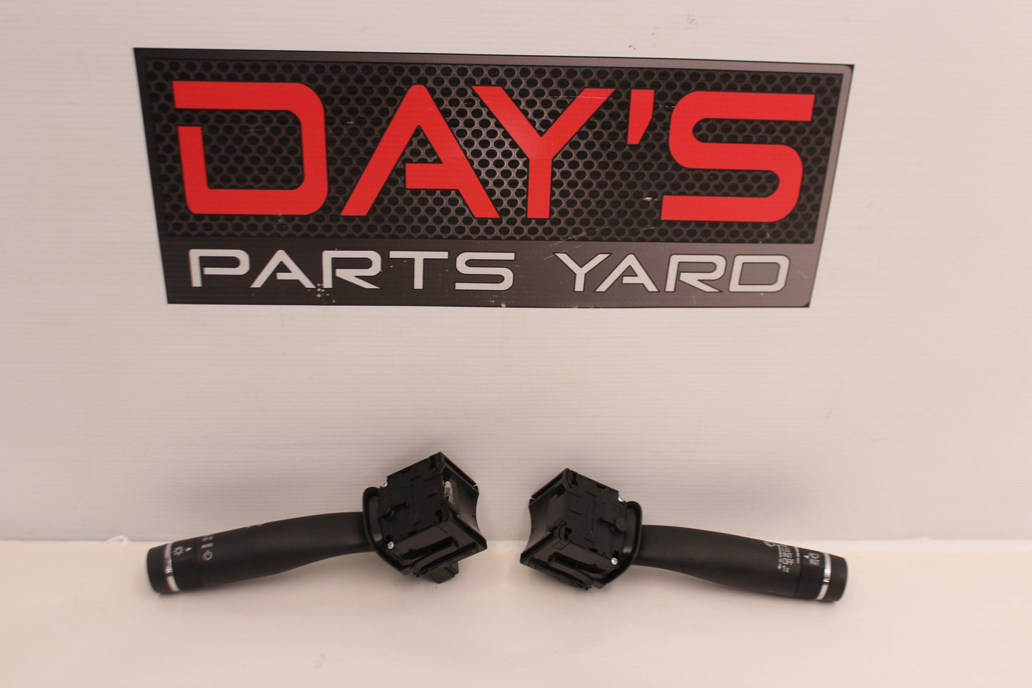 2016 Cadillac CTS-V Windshield Wiper and Turn Signal Control Switches OEM - Day's Parts Yard