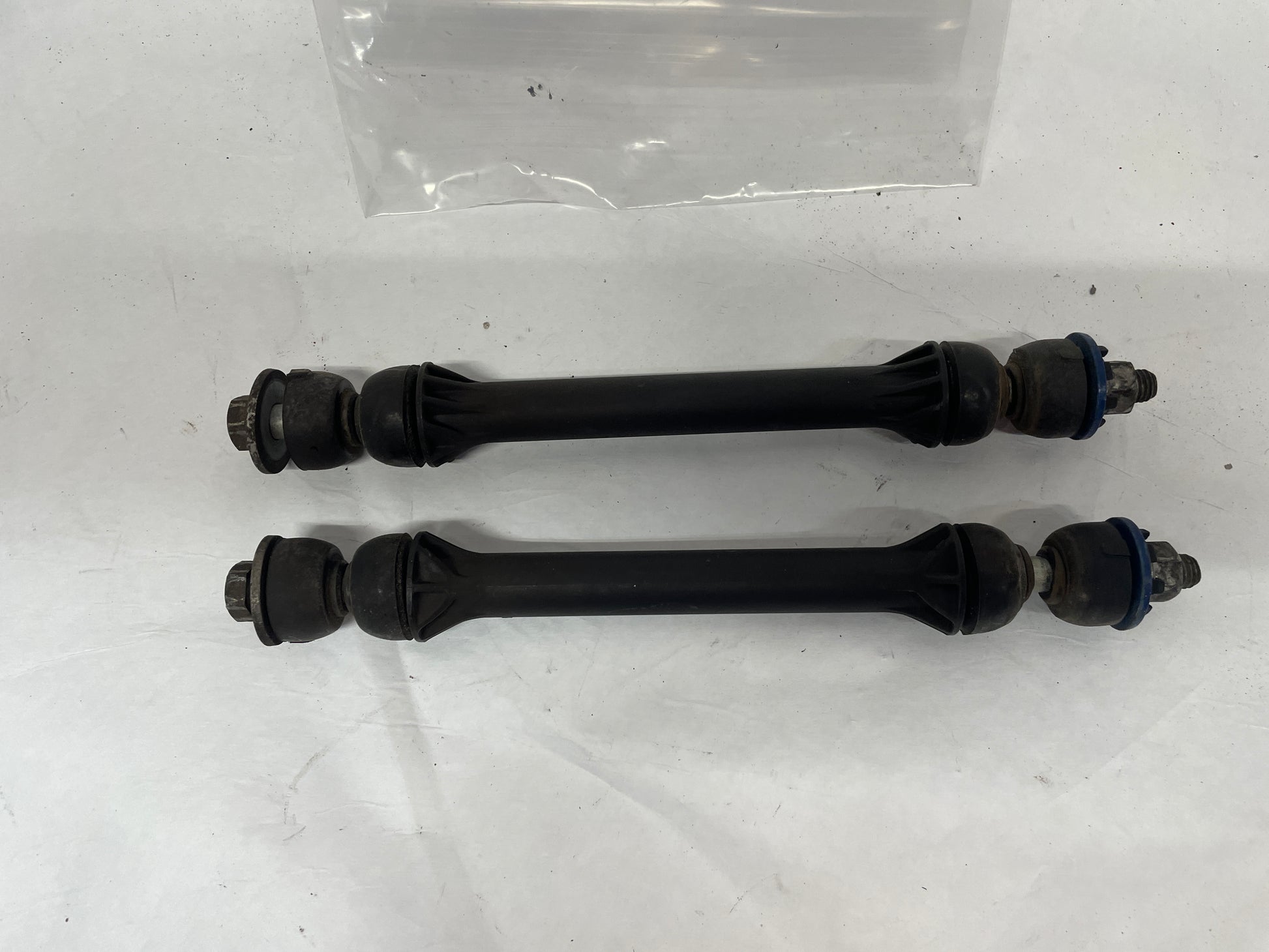 2016 Chevy SS Sedan RH & LH Rear Suspension Sway Bar End Links OEM - Day's Parts Yard